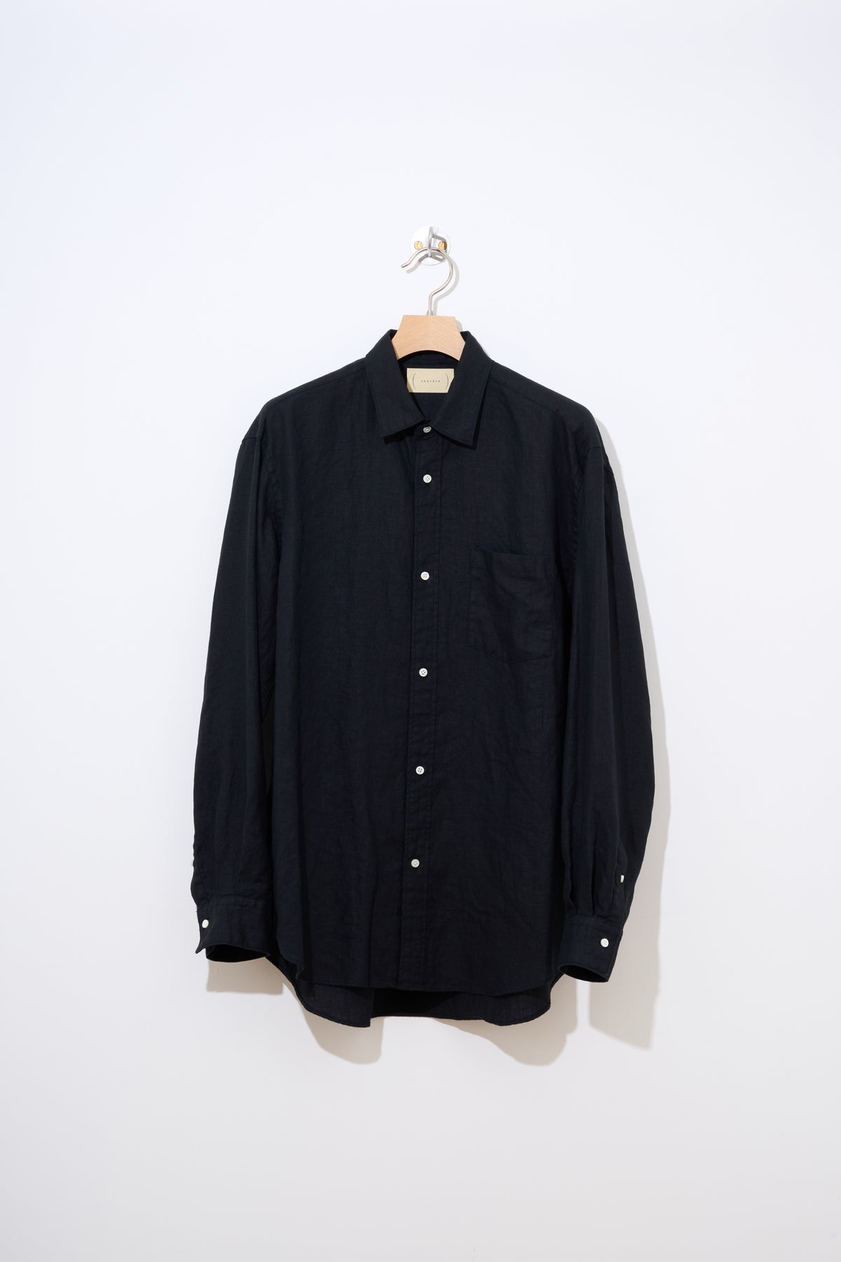 Essential Linen Shirt 〈NOIR〉