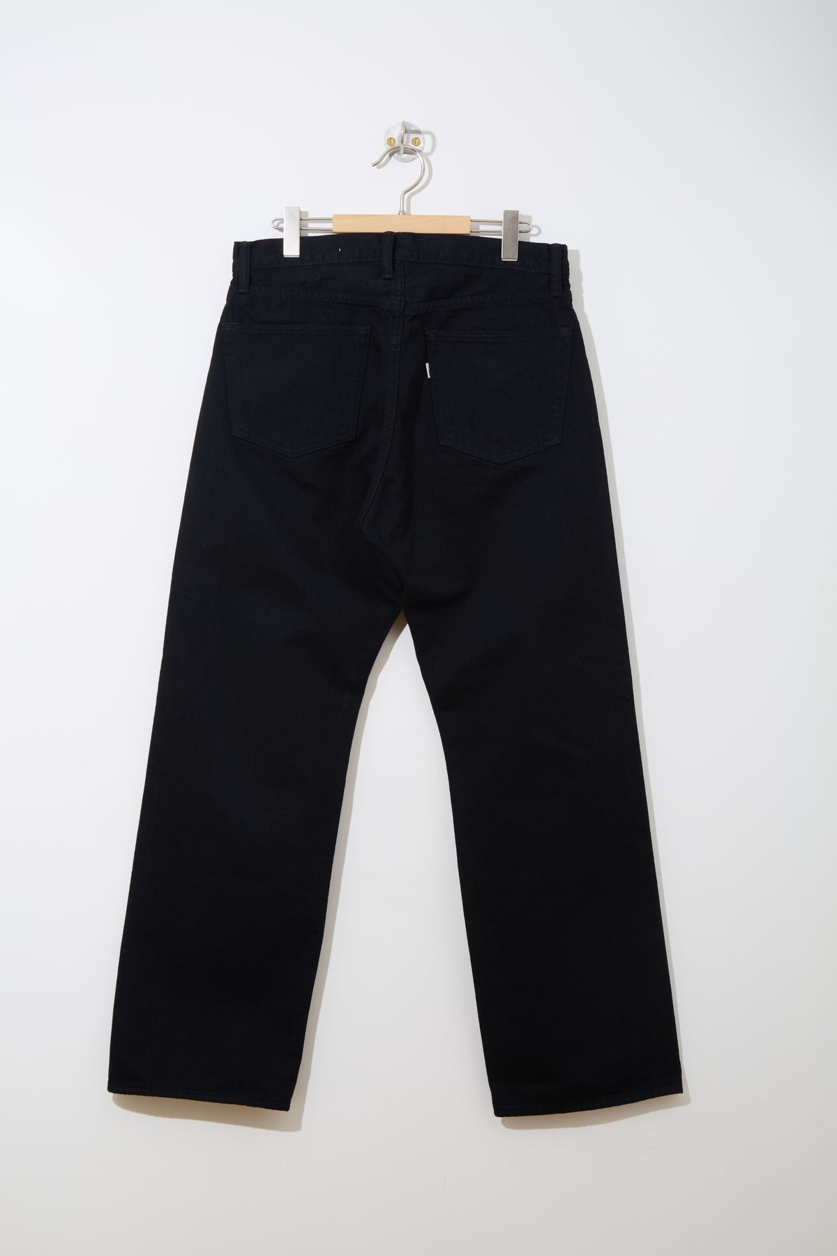 Denim Straight Trousers 〈BLACK〉