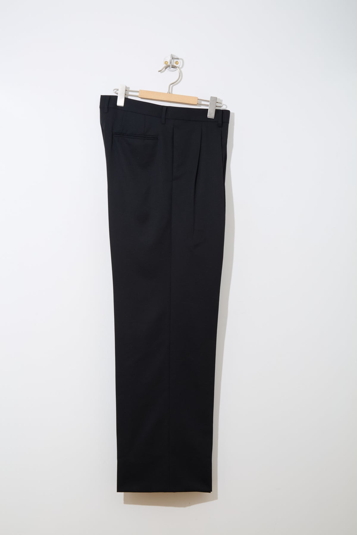 Proper Tailored Trousers 〈NOIR〉