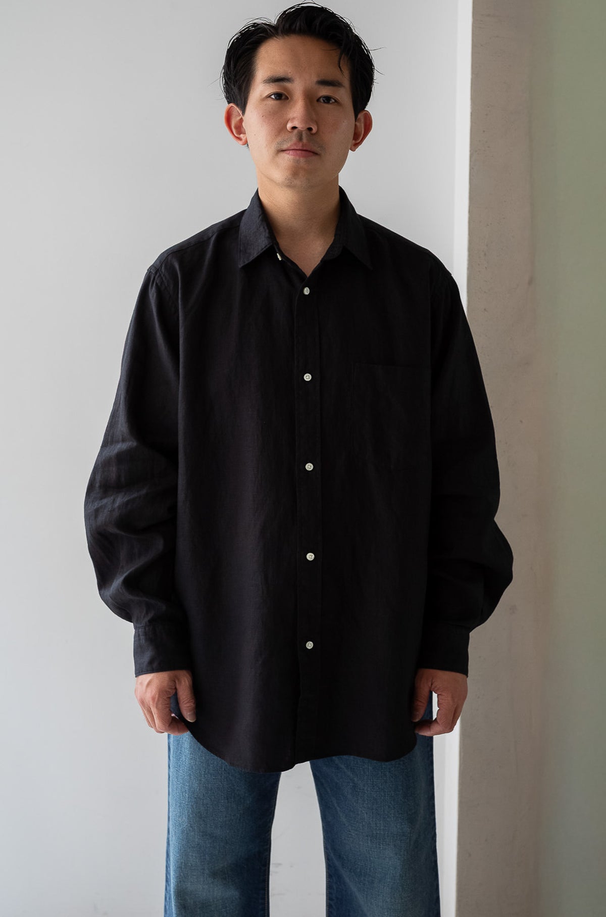 Essential Linen Shirt 〈NOIR〉