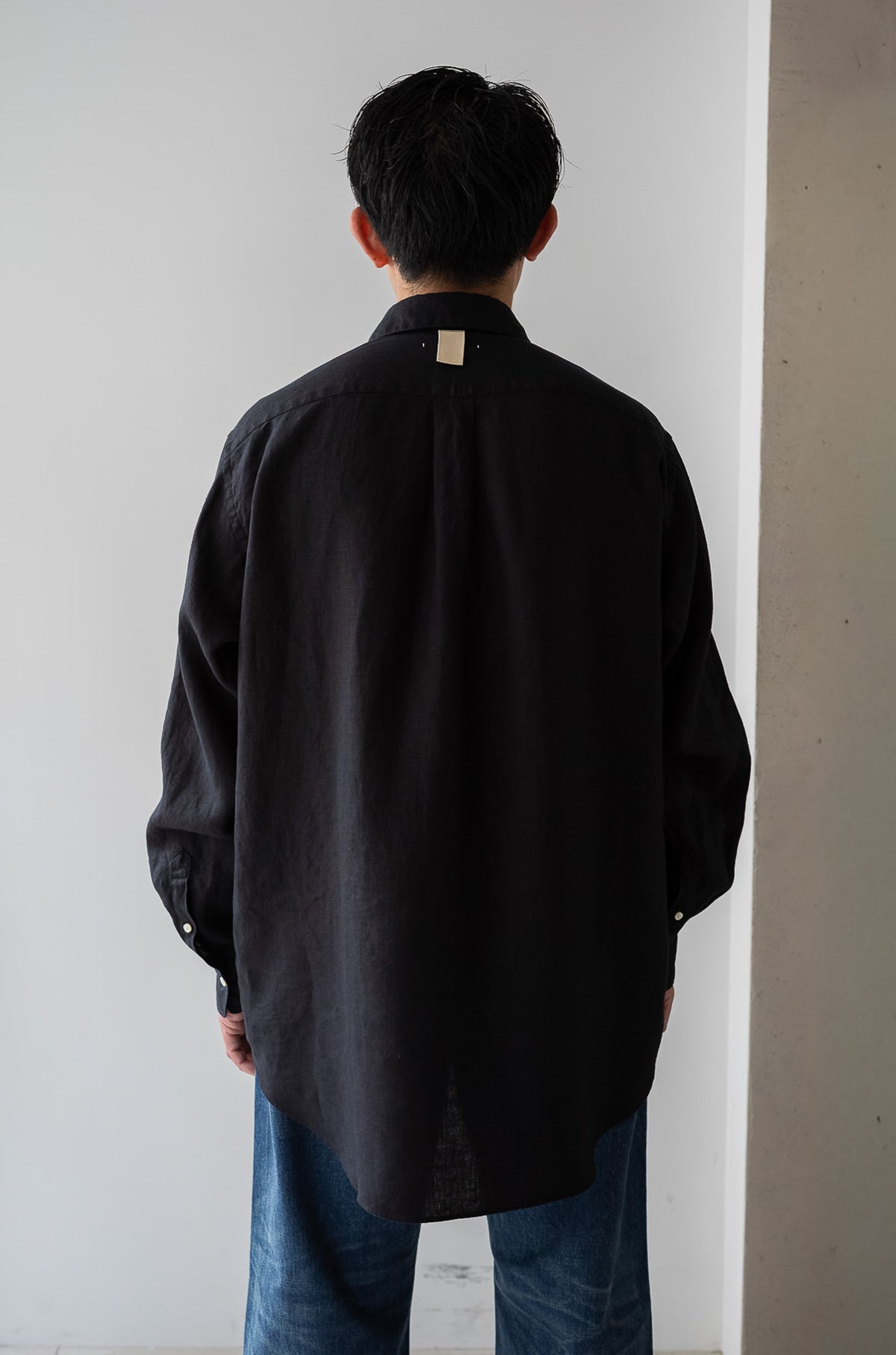 Essential Linen Shirt 〈NOIR〉