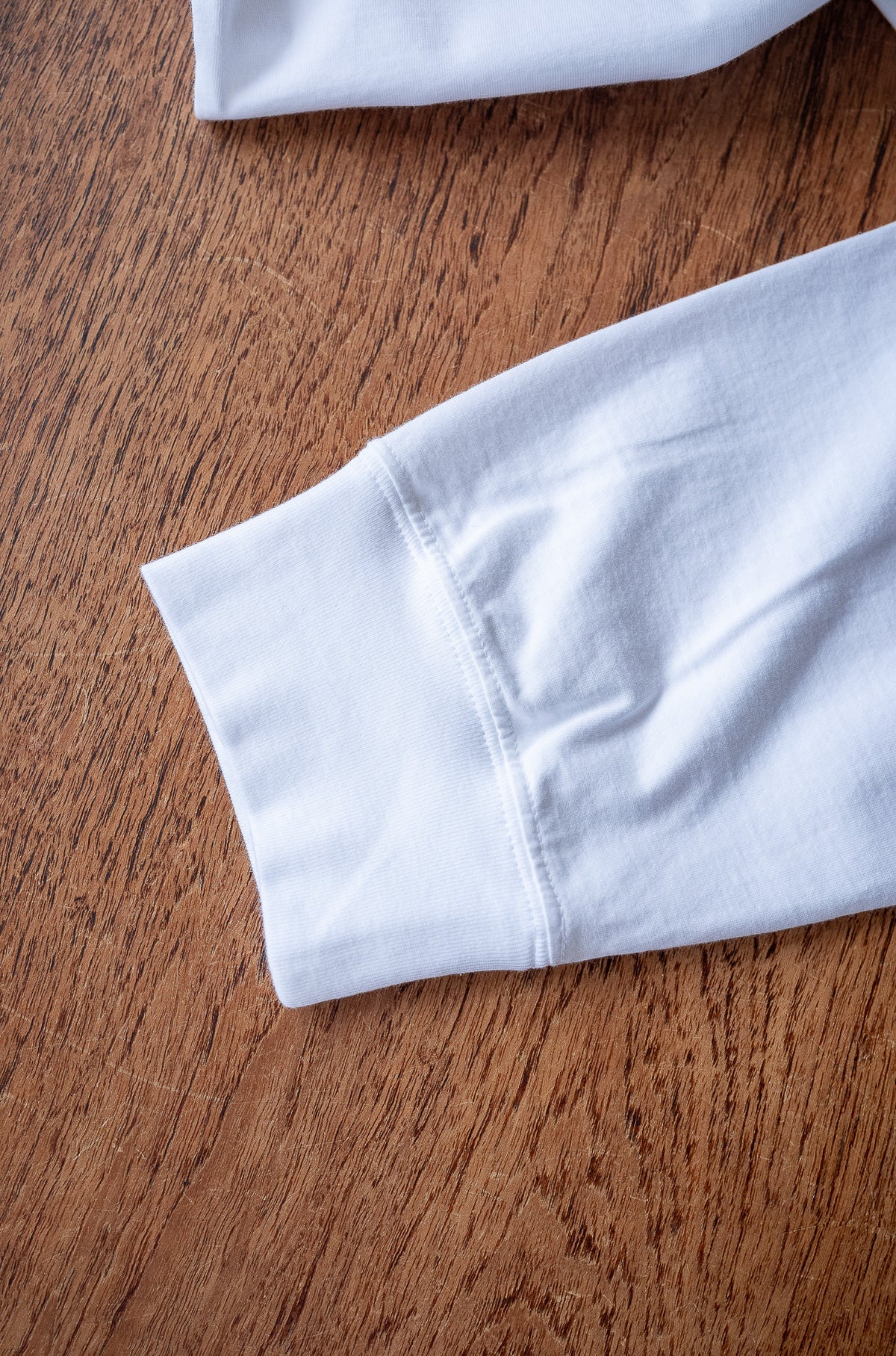 Essential L/S Tee 〈WHITE〉