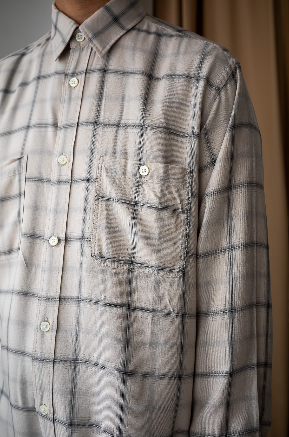 Lazy Luxe Rayon Shirt – Rayon Plaid 〈STONE GRAY〉
