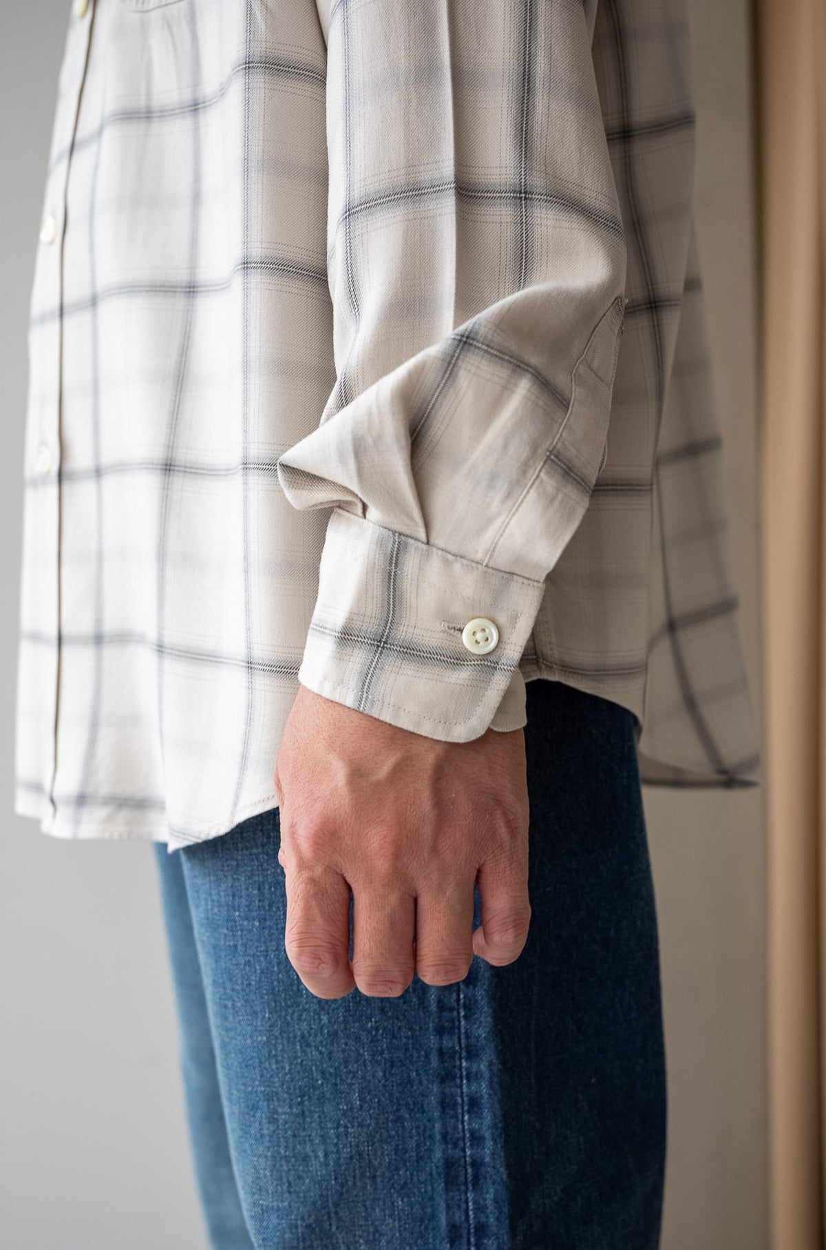 Lazy Luxe Rayon Shirt – Rayon Plaid 〈STONE GRAY〉
