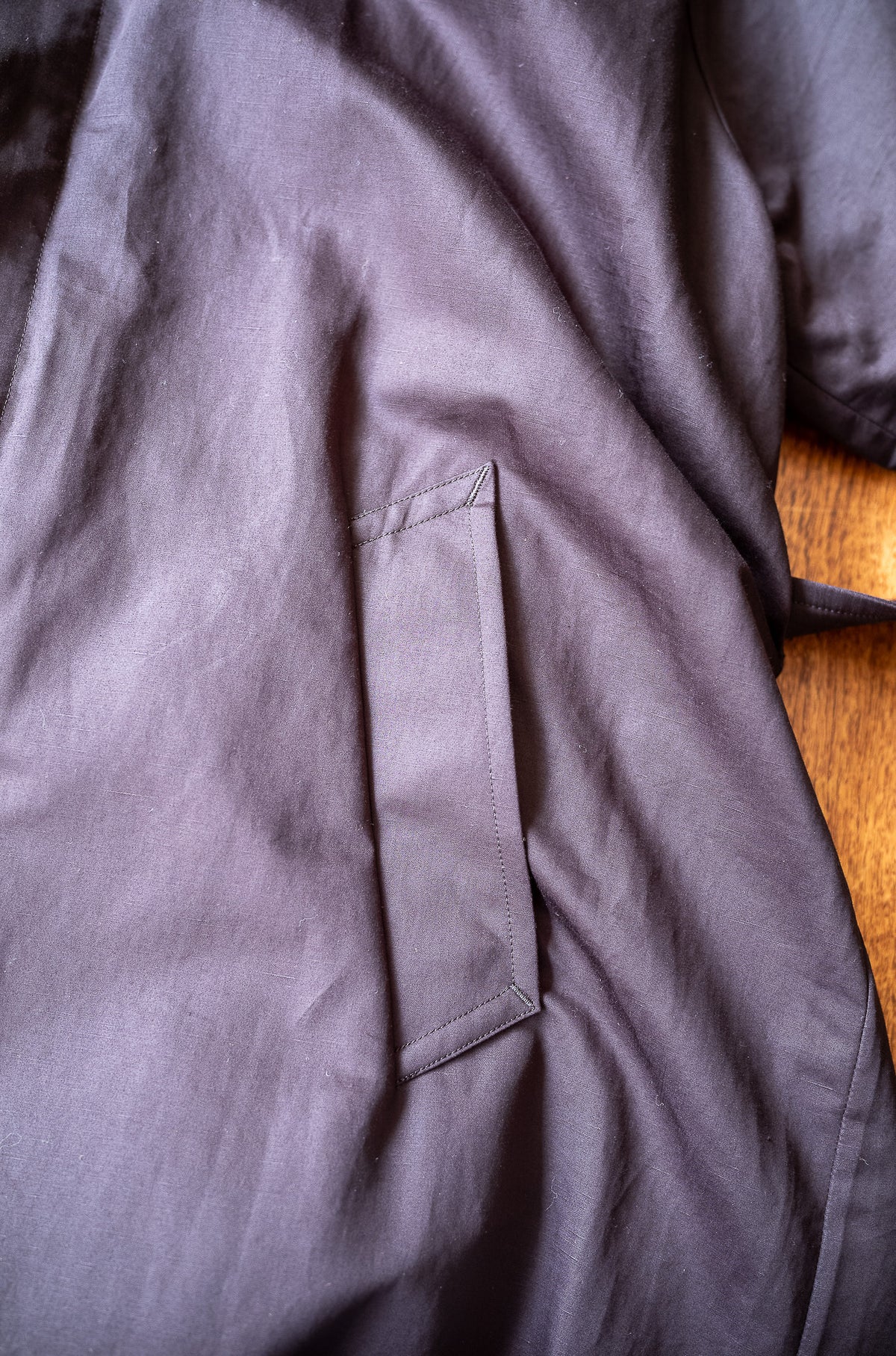 One-Piece Sleeve Balmacaan Coat 〈NOIR〉