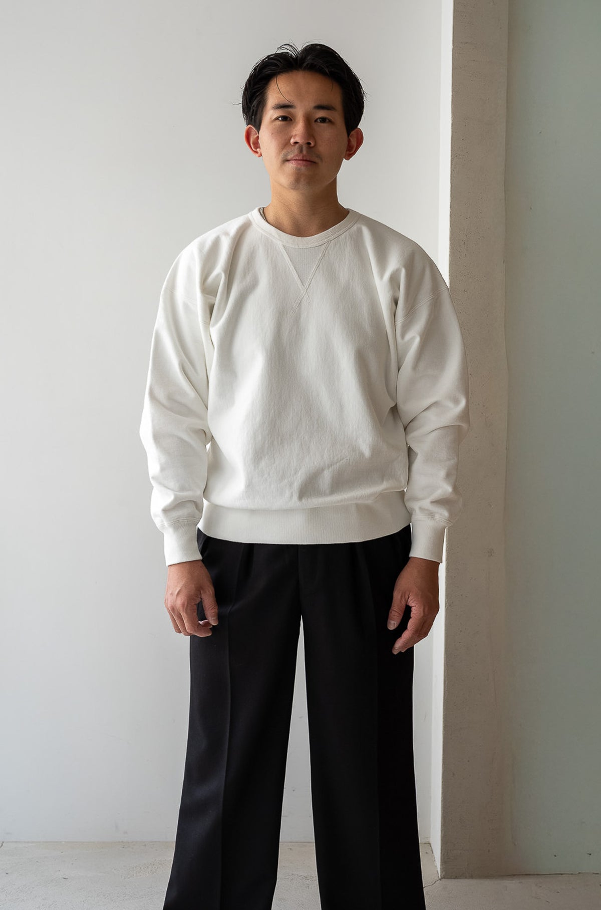 Essential Sweat Pullover 〈WHITE〉