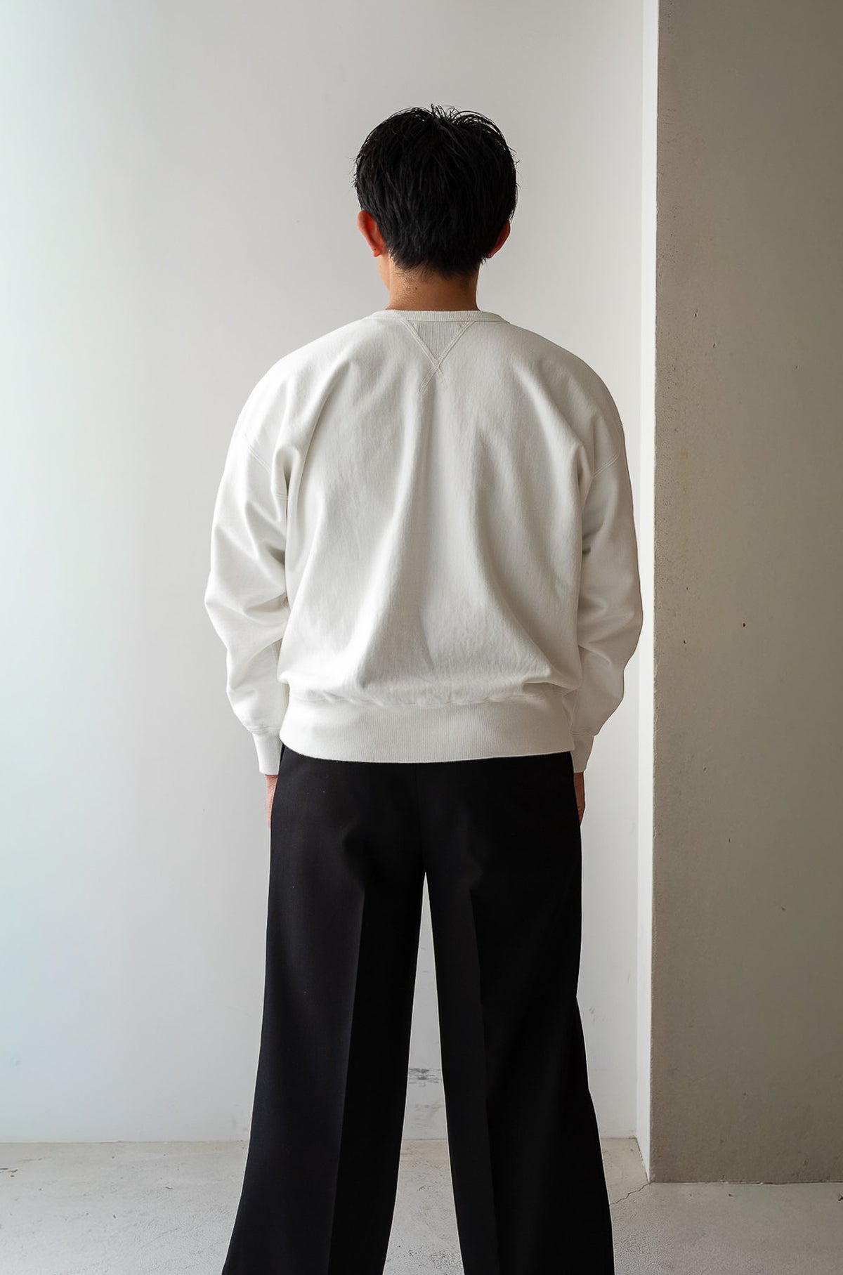 Essential Sweat Pullover 〈WHITE〉
