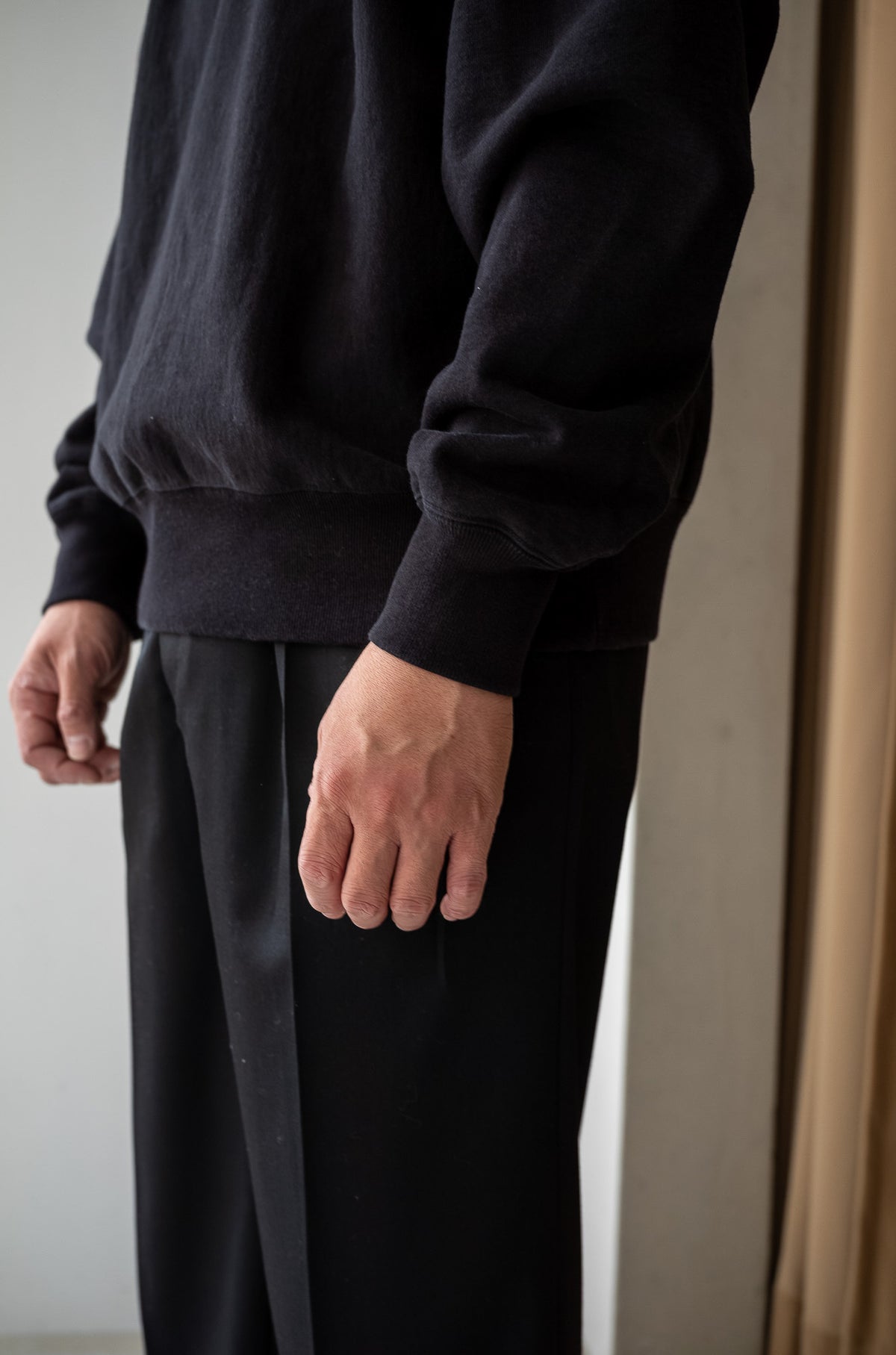 Essential Sweat Pullover 〈FADED BLACK〉