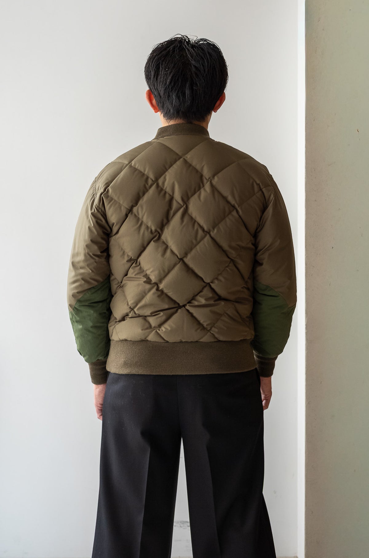Nylon Quilted Down Jacket 〈KHAKI〉