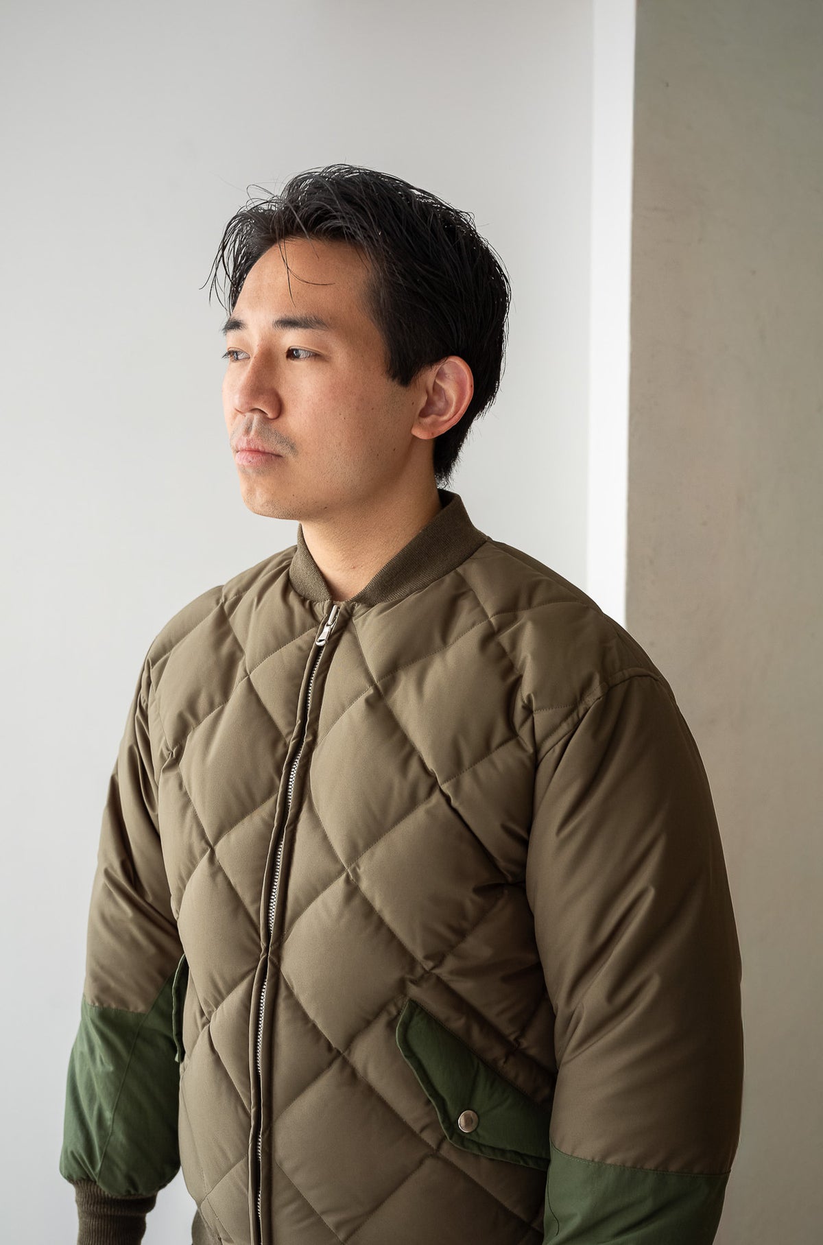 Nylon Quilted Down Jacket 〈KHAKI〉