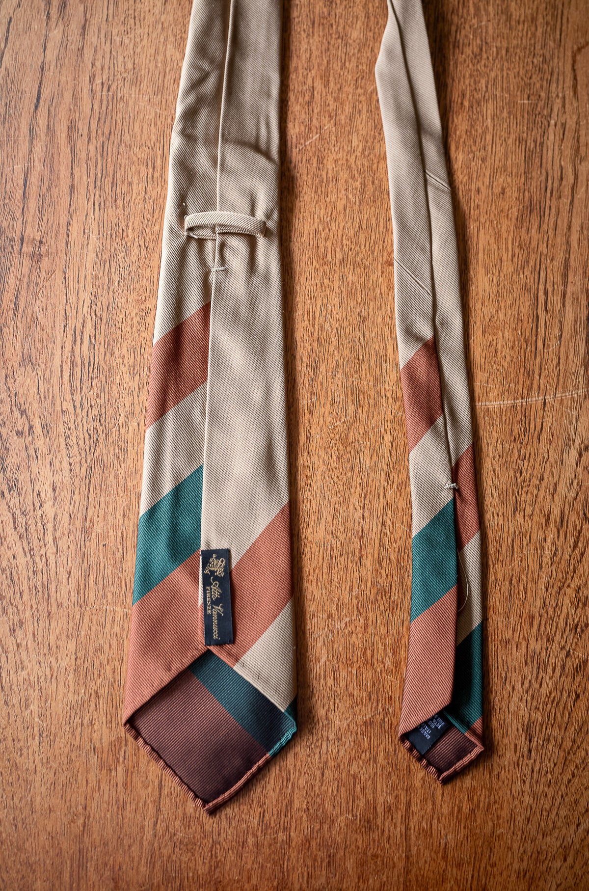 Panel Border Sette Pieghe Tie 〈BEIGE BASE〉