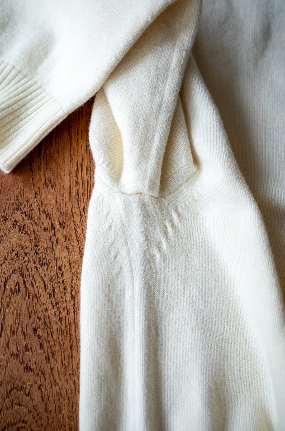Fine Wool Cashmere Sweater 〈MILK〉