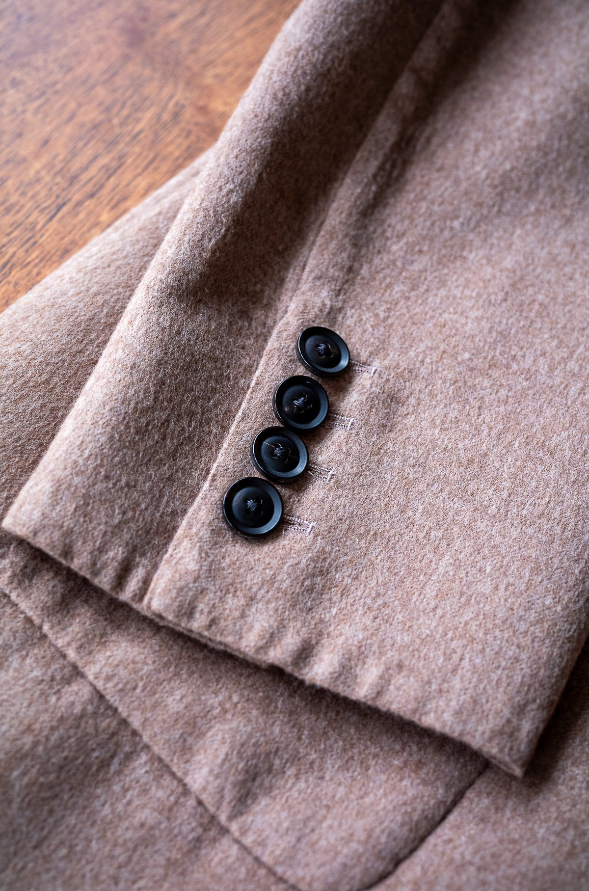 Hand Rever Chesterfield Coat 〈ECRU〉