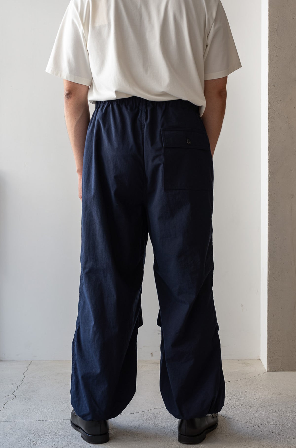 Shrunken Nylon Baker Pants〈NAVY〉