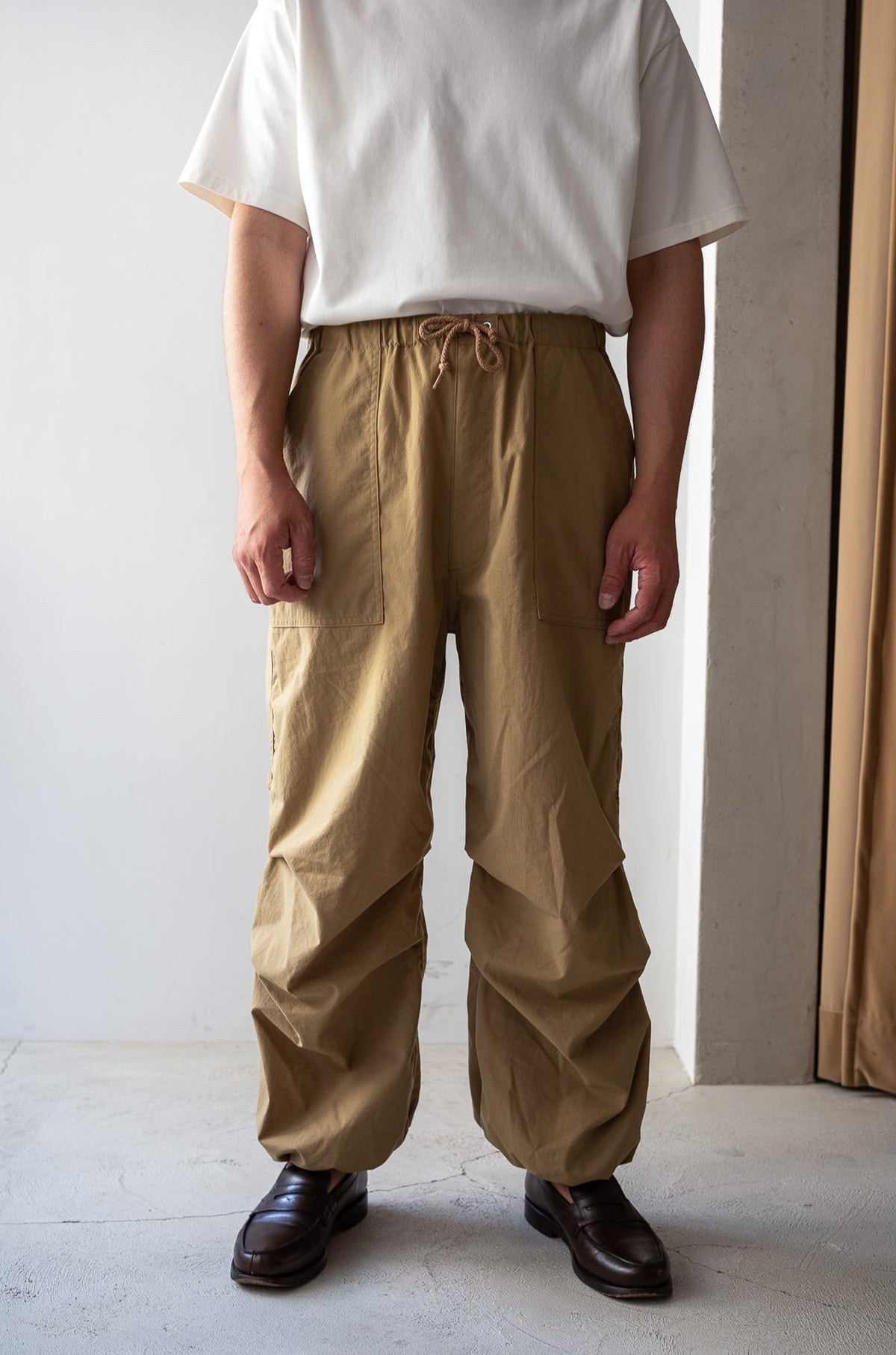 Shrunken Nylon Baker Pants 〈MARON〉