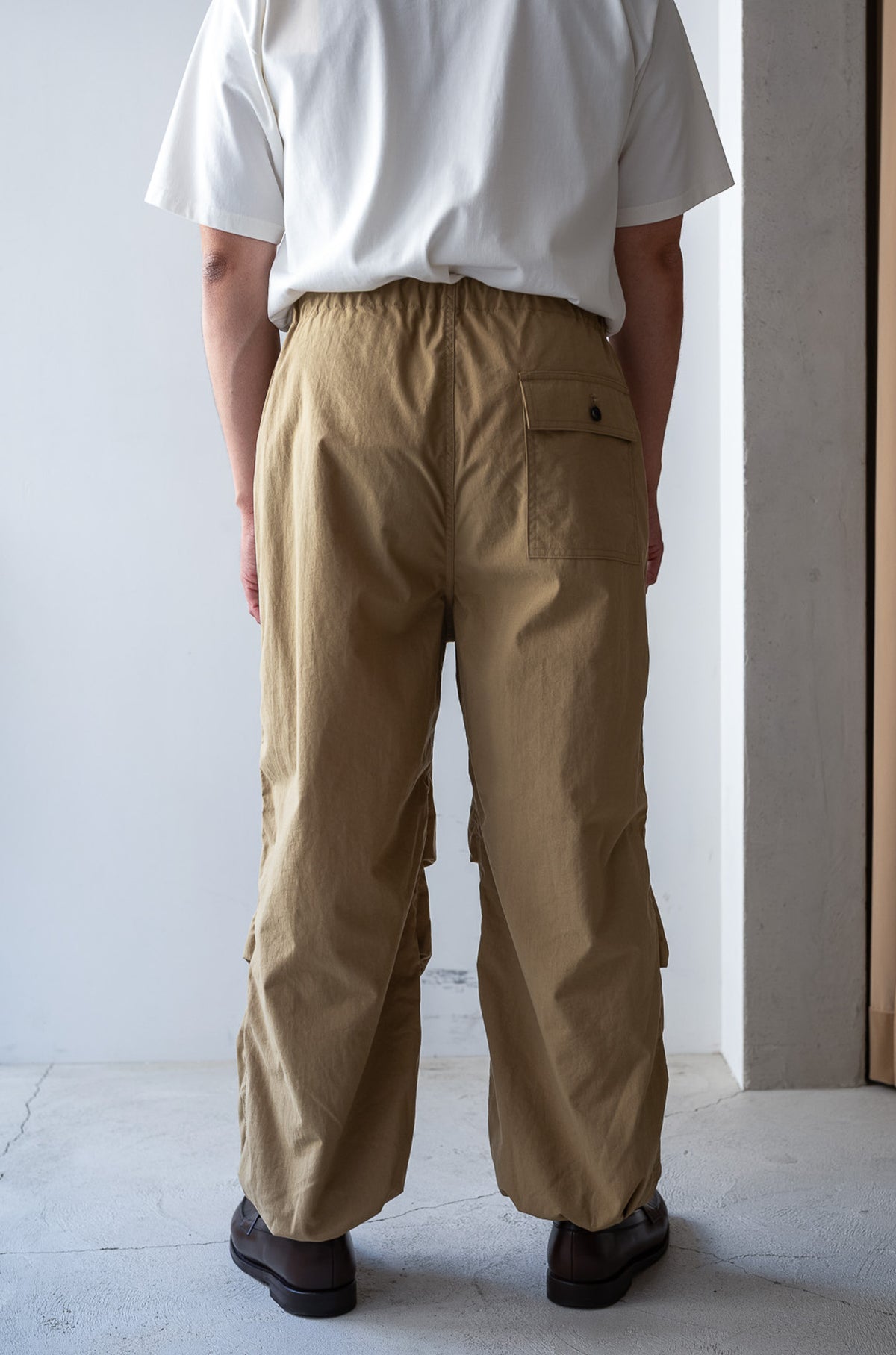 Shrunken Nylon Baker Pants 〈MARON〉