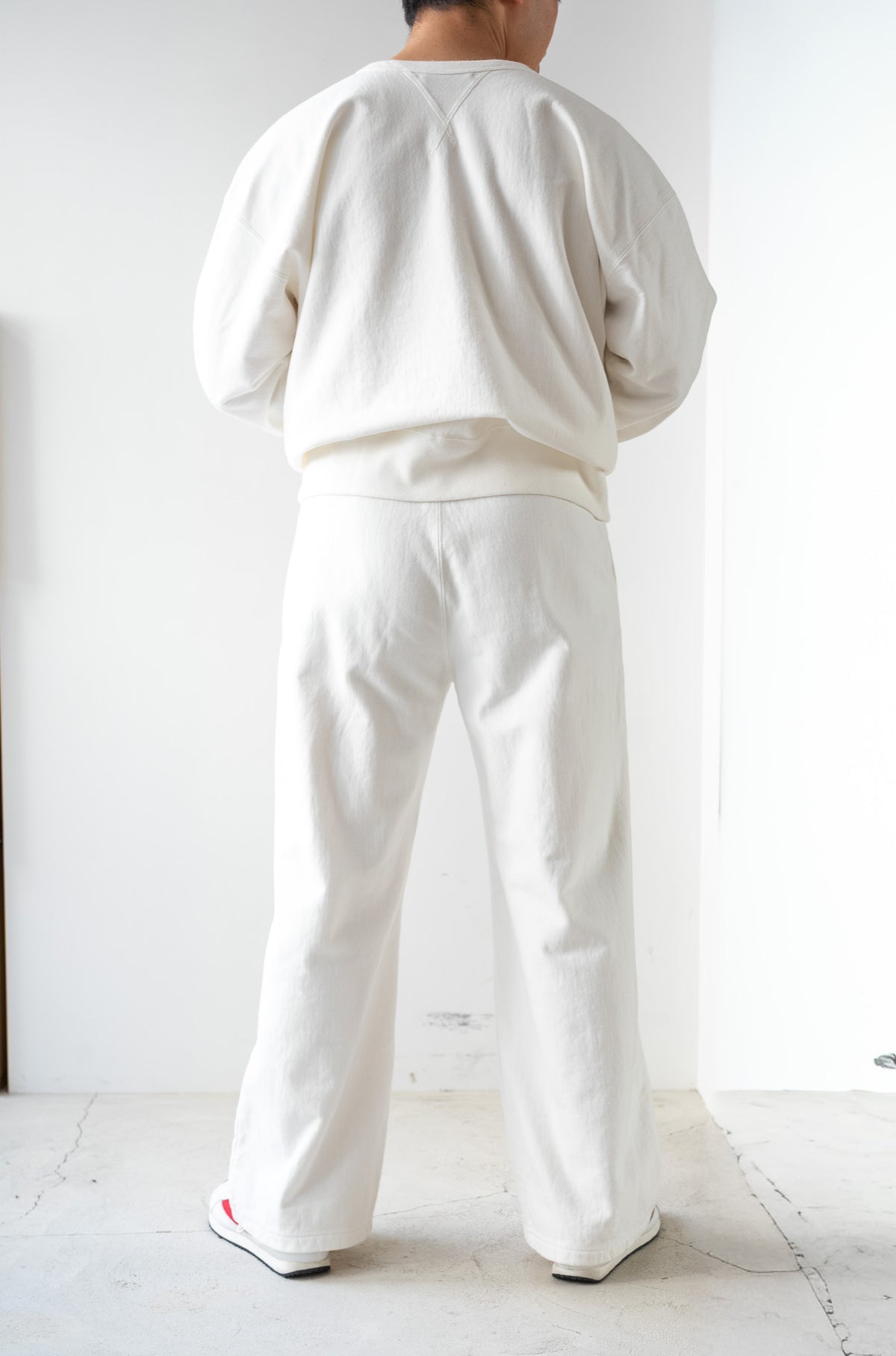 Essential Sweat Pullover 〈WHITE〉