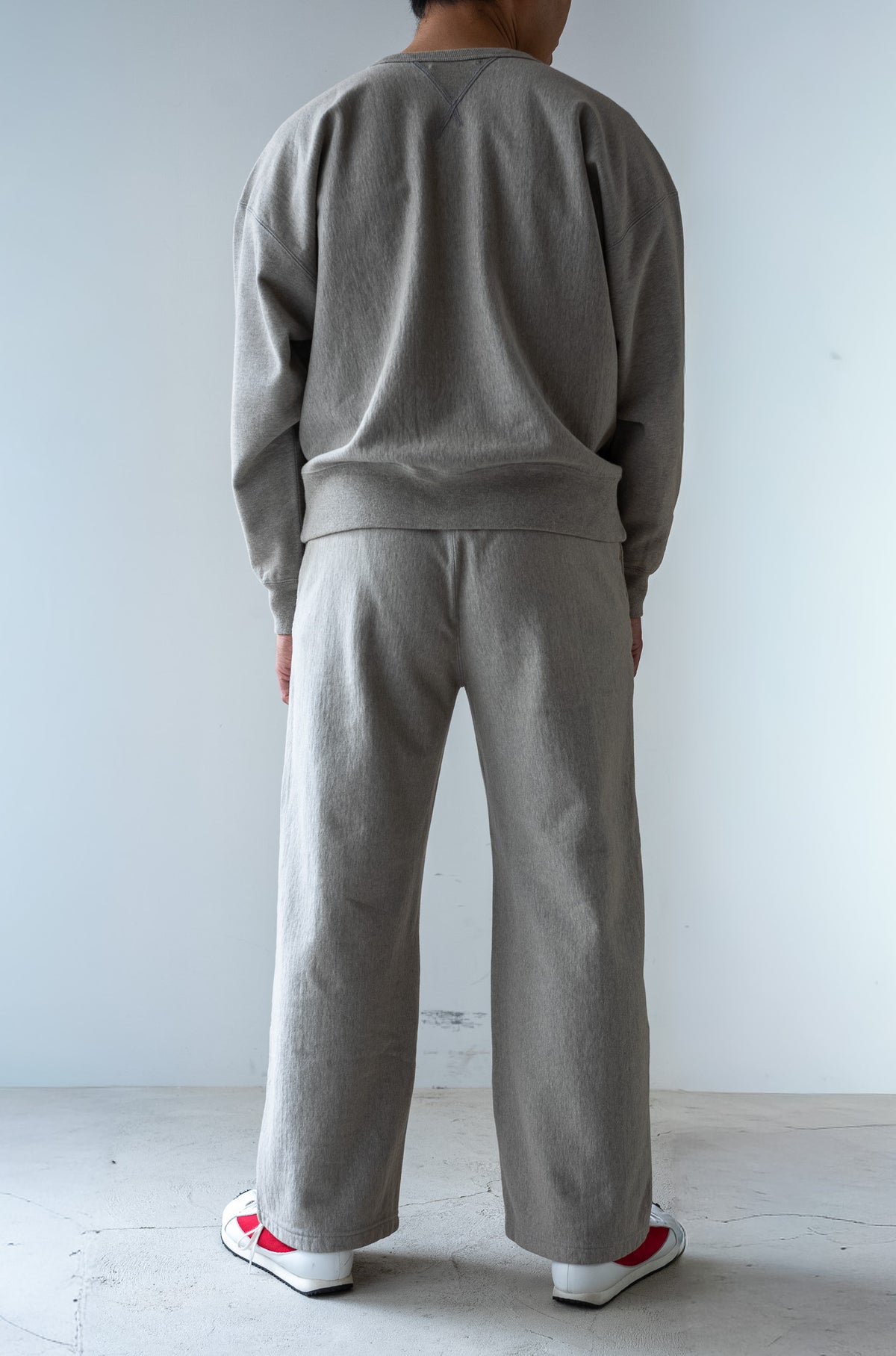 Essential Sweat Pullover 〈DIRTY L/GRAY〉