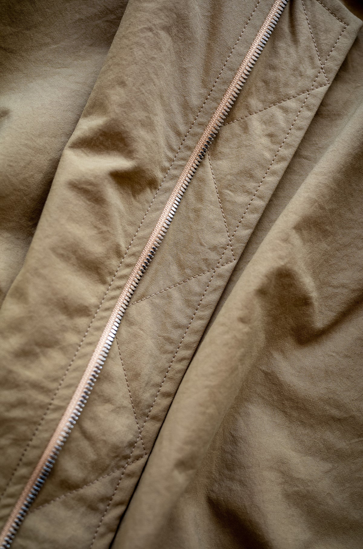 Shrunken Nylon Flight Jacket 〈MARON〉