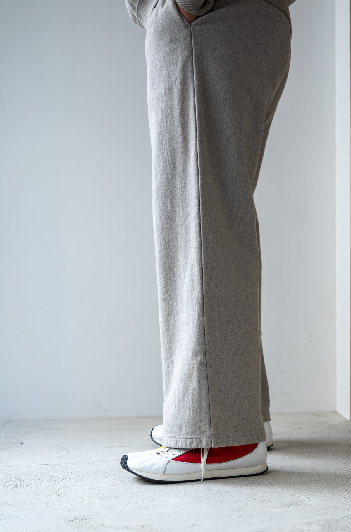 Essential Sweat Wide Pants 〈DIRTY L/GRAY〉