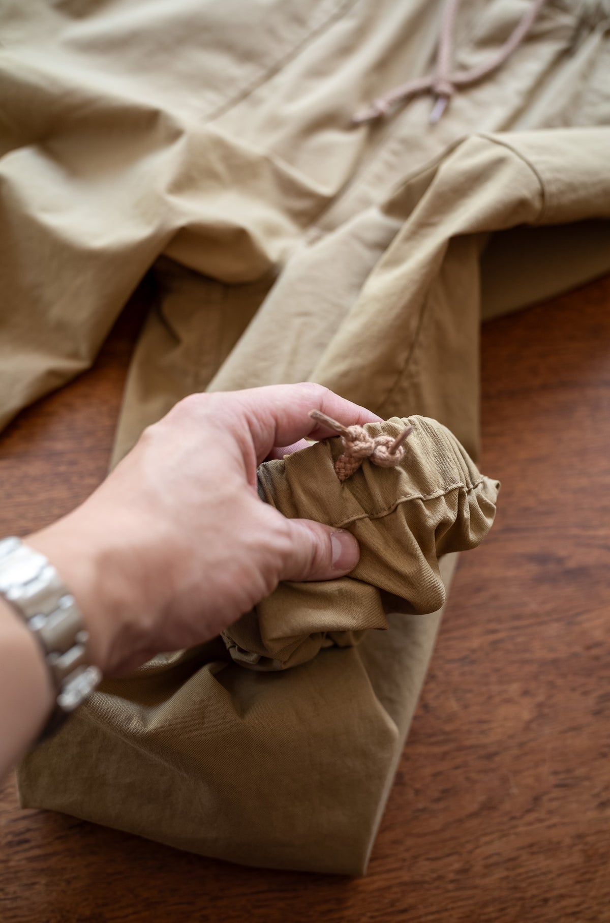 Shrunken Nylon Baker Pants 〈MARON〉