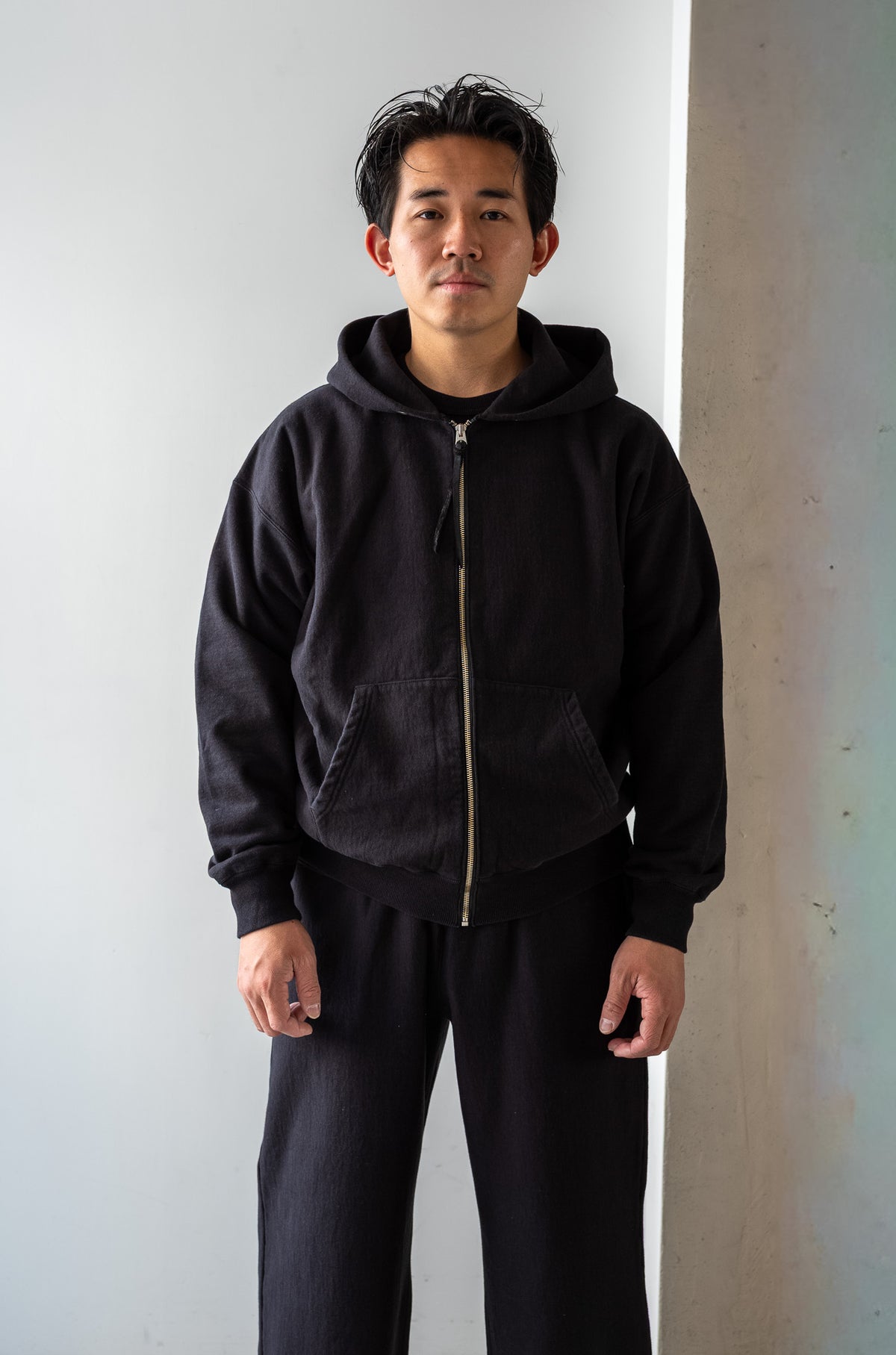 Essential Zip Sweat Parka 〈FADED BLACK〉