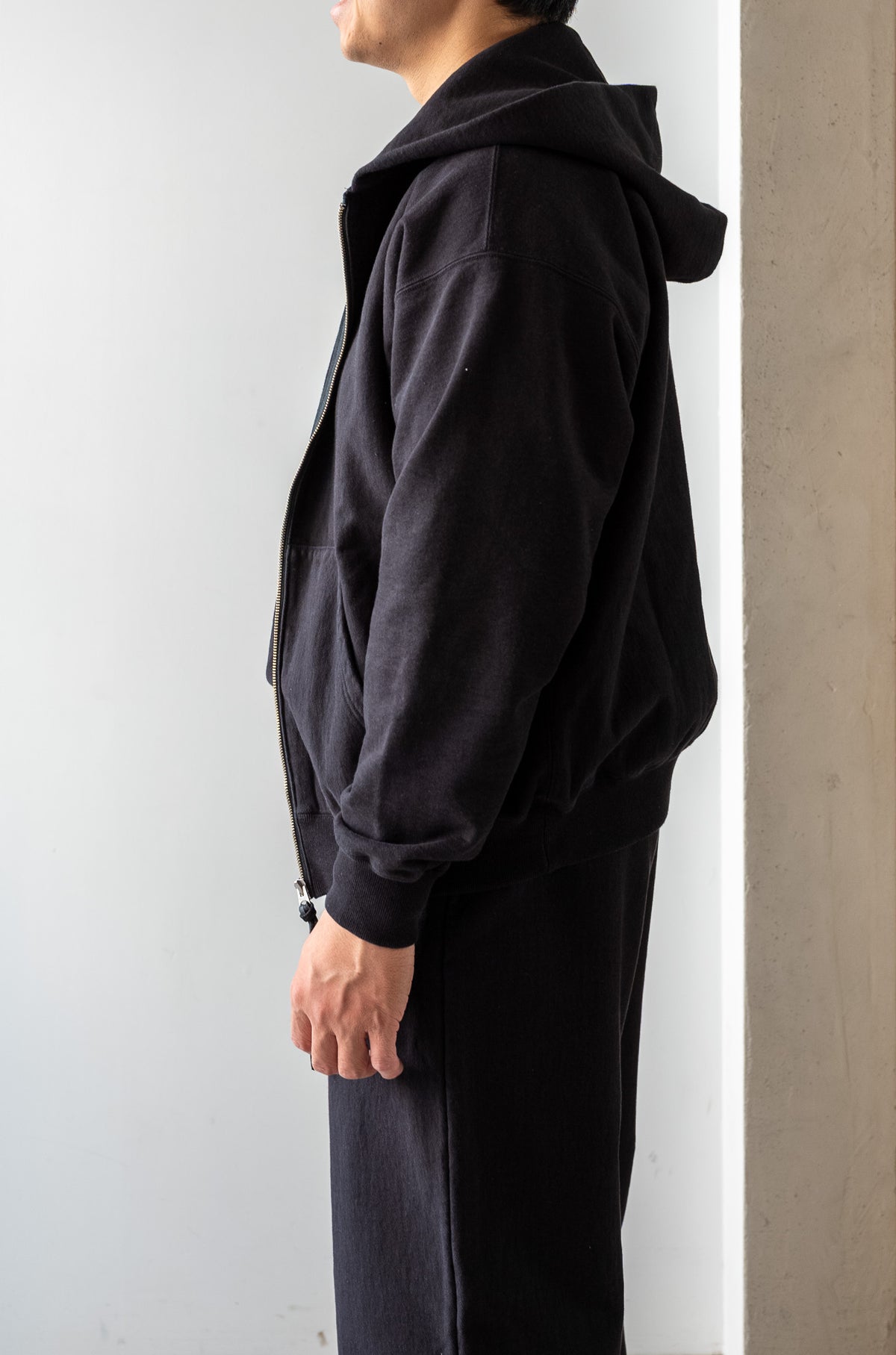 Essential Zip Sweat Parka 〈FADED BLACK〉