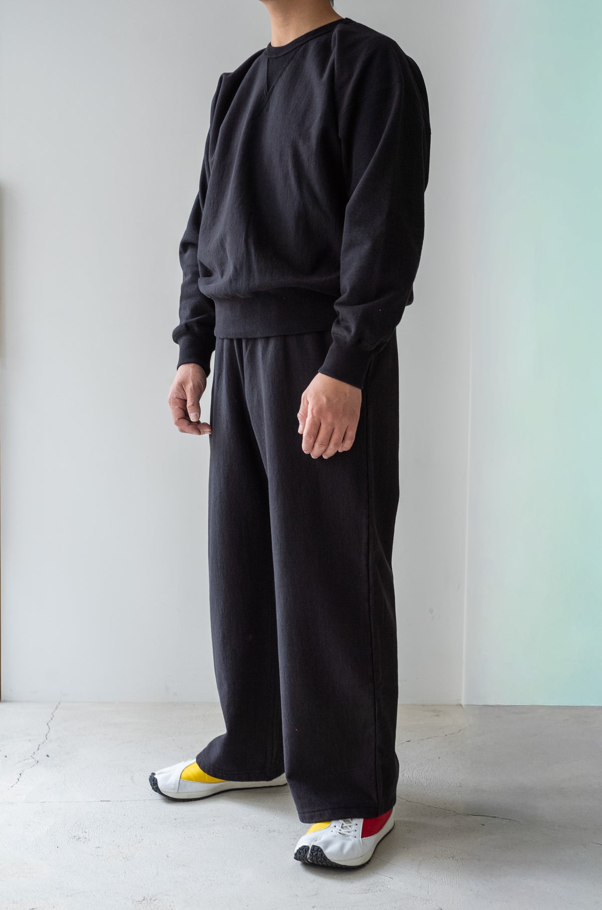 Essential Sweat Pullover 〈FADED BLACK〉