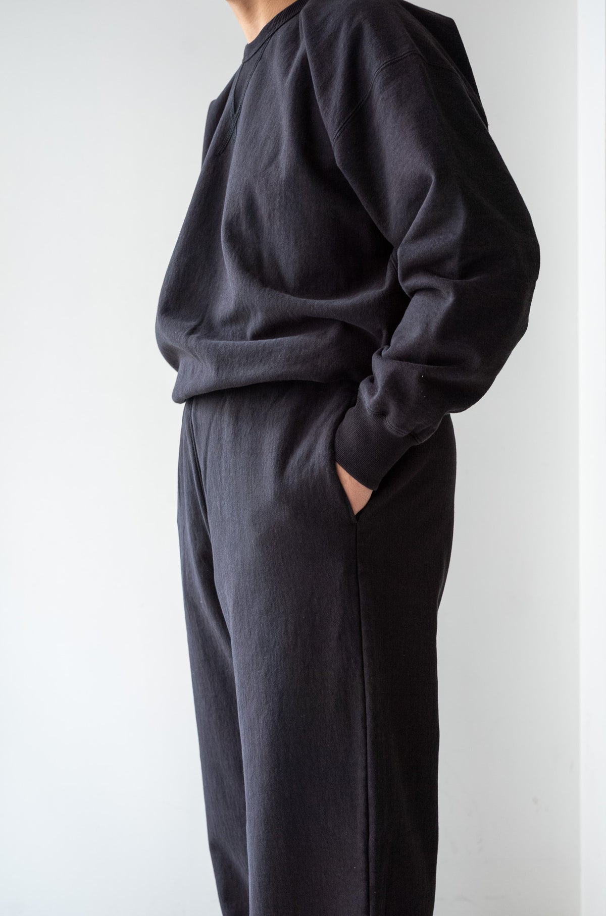 Essential Sweat Wide Pants 〈FADED BLACK〉