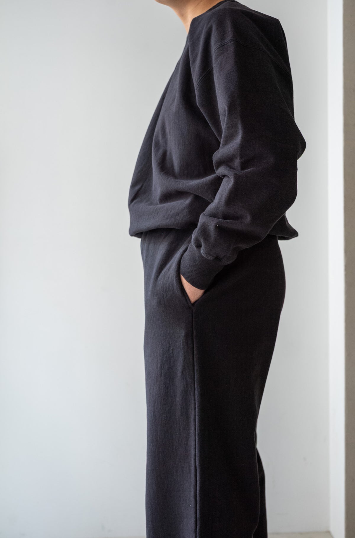 Essential Sweat Pullover 〈FADED BLACK〉