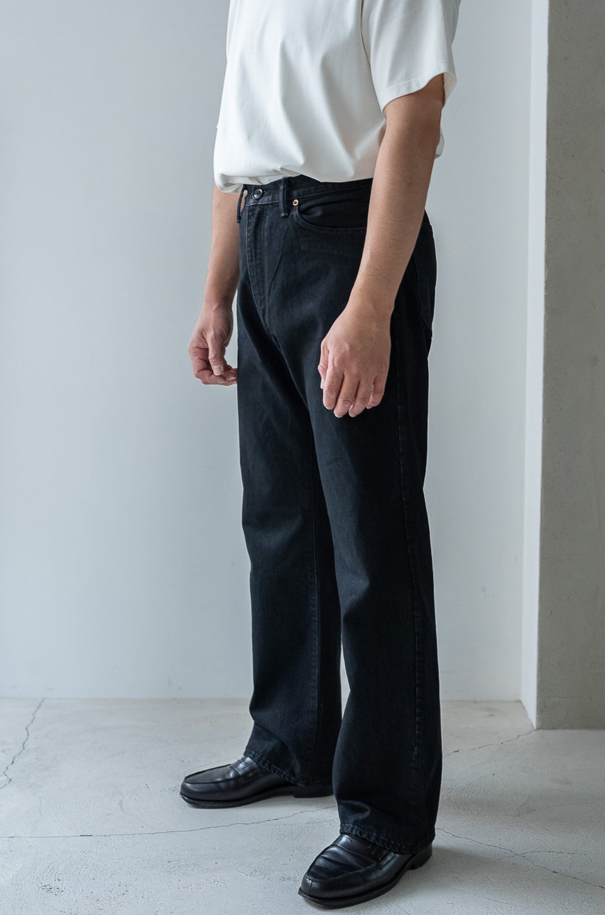 Denim Flare Trousers 〈WAXED BLACK〉
