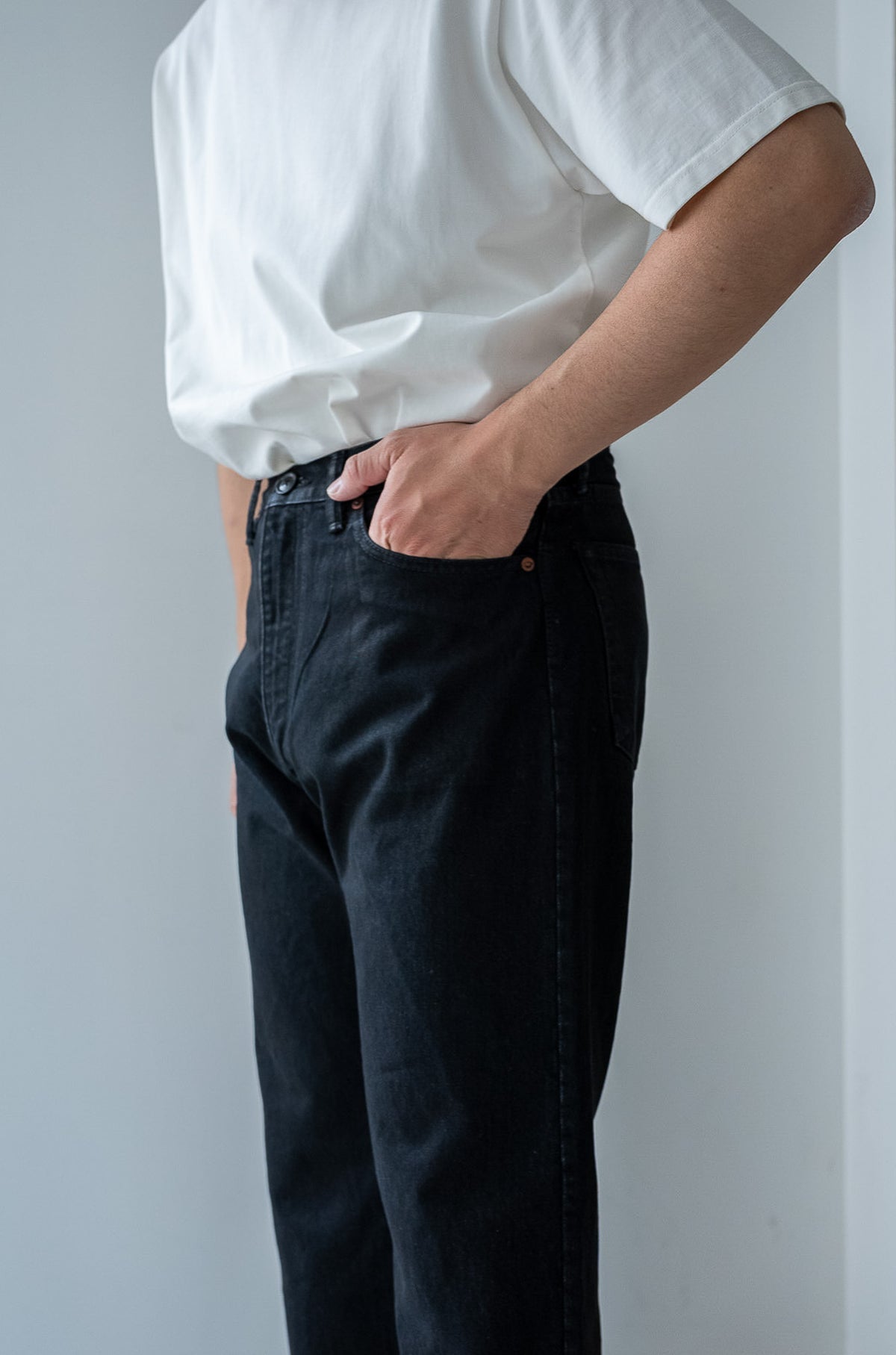 Denim Flare Trousers 〈WAXED BLACK〉
