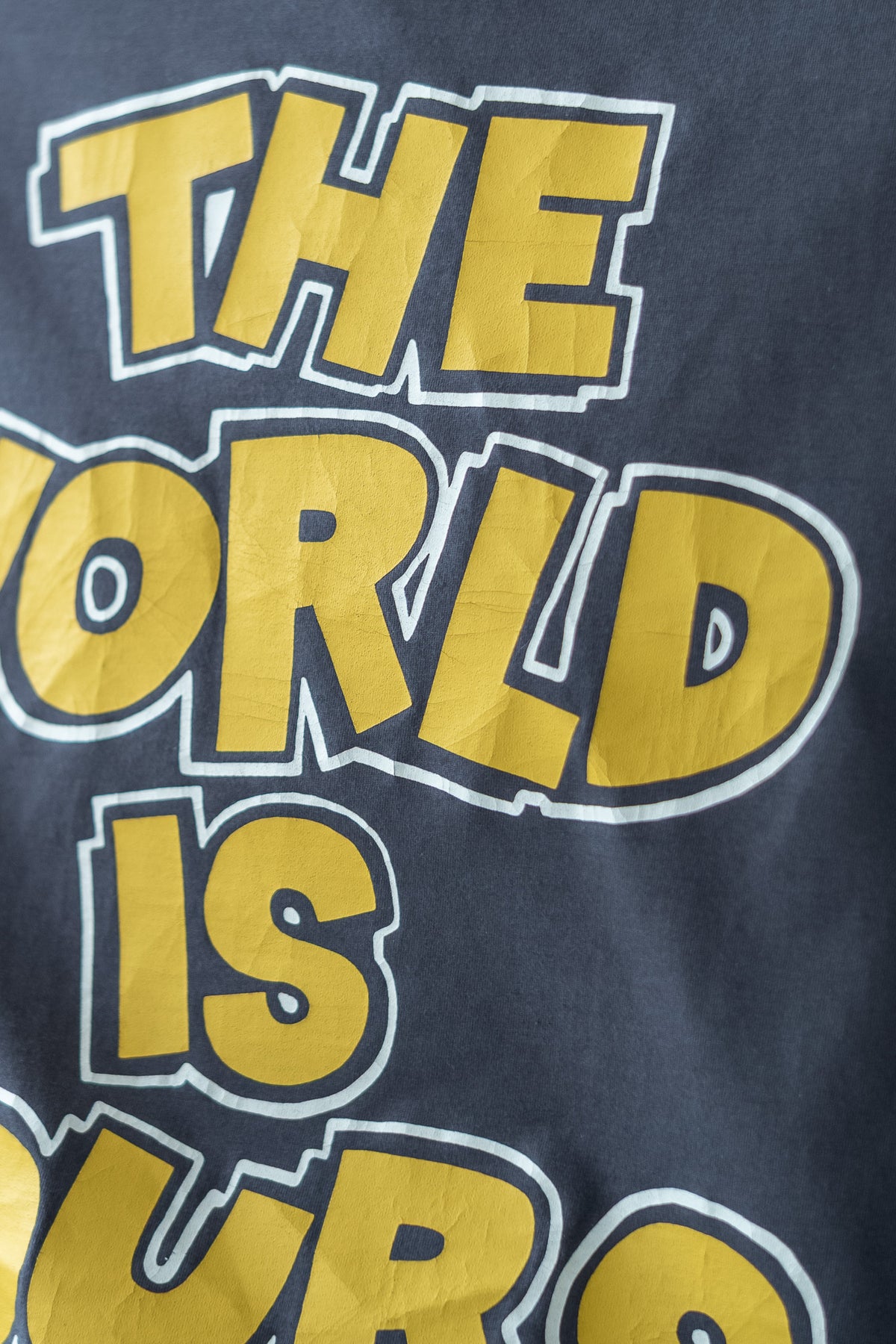 WORLD IS YOURS Tee - Cartoon Letter 〈GRAY〉