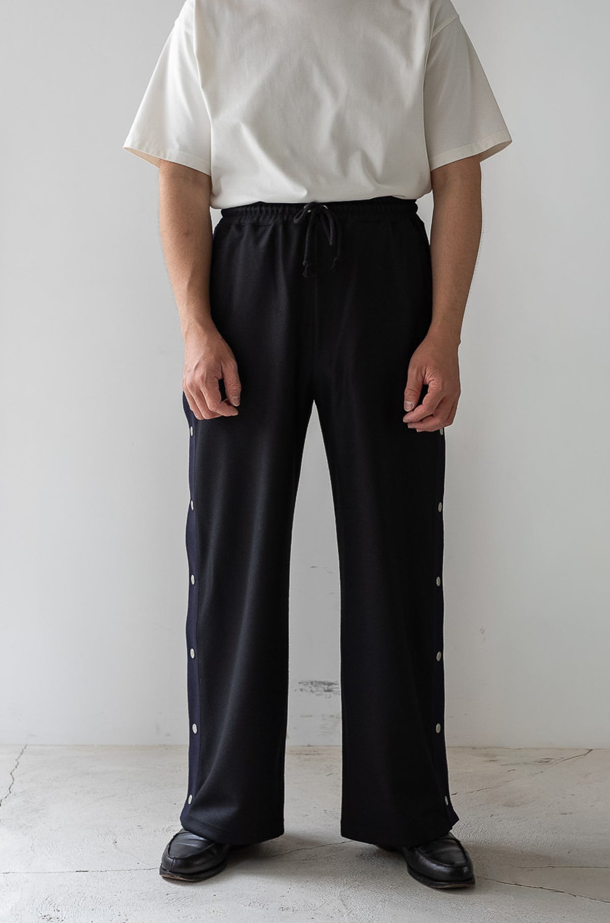 Teraway Wool Trousers 〈NOIR〉