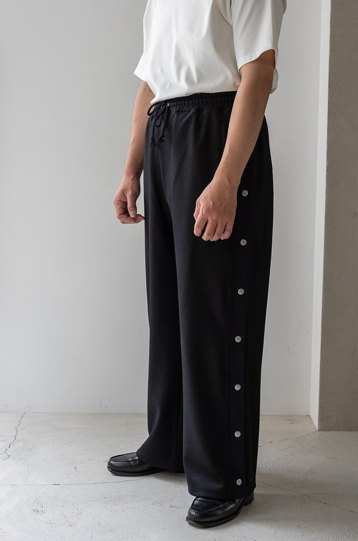 Teraway Wool Trousers 〈NOIR〉