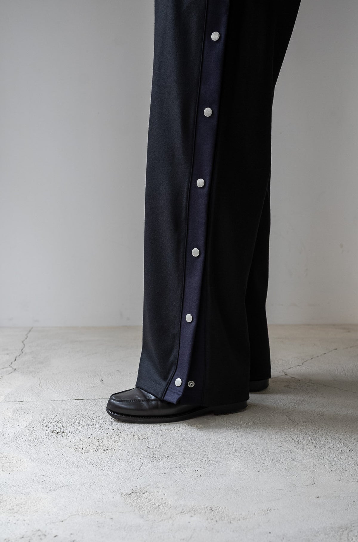 Teraway Wool Trousers 〈NOIR〉