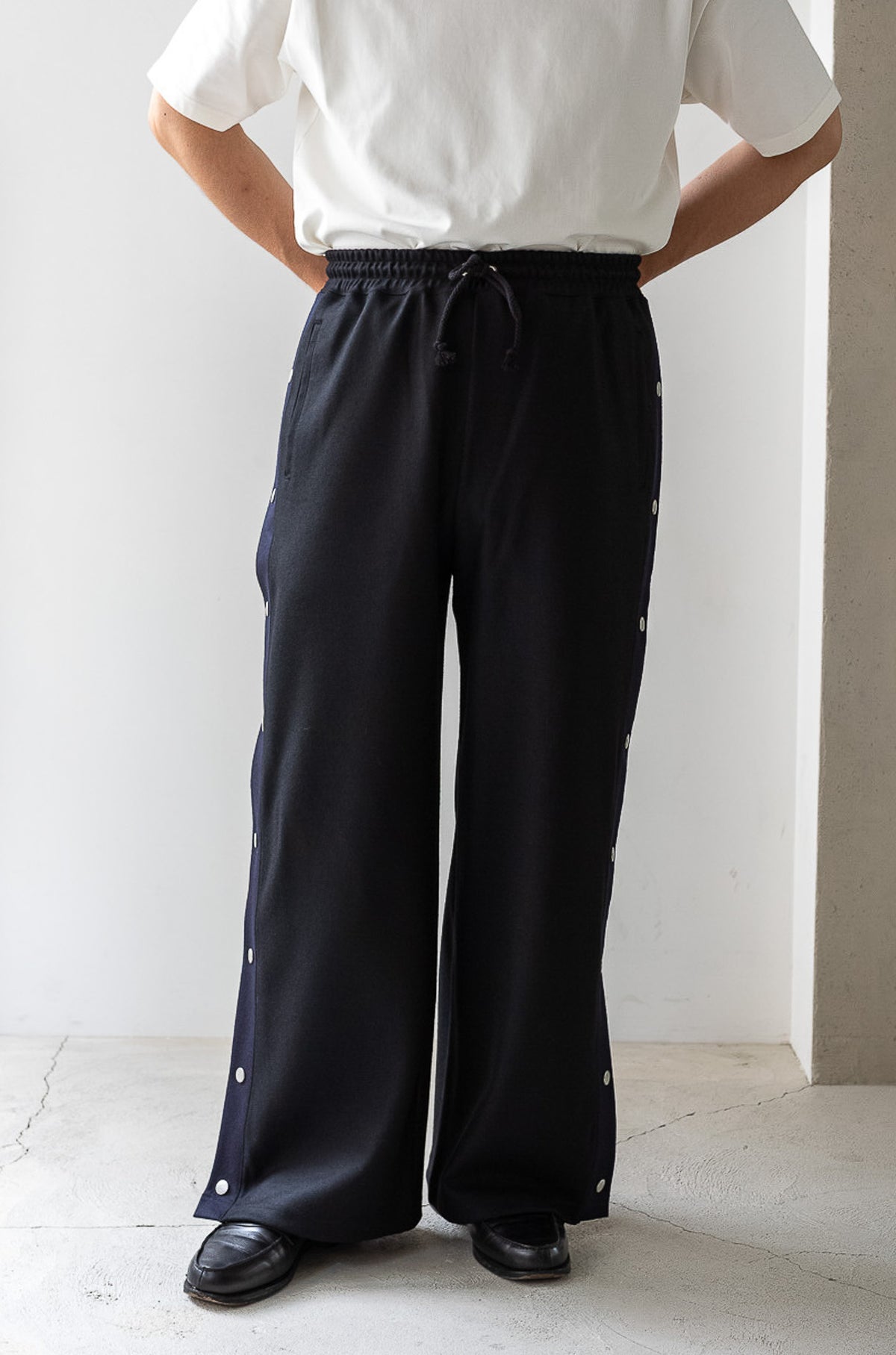Teraway Wool Trousers 〈NOIR〉