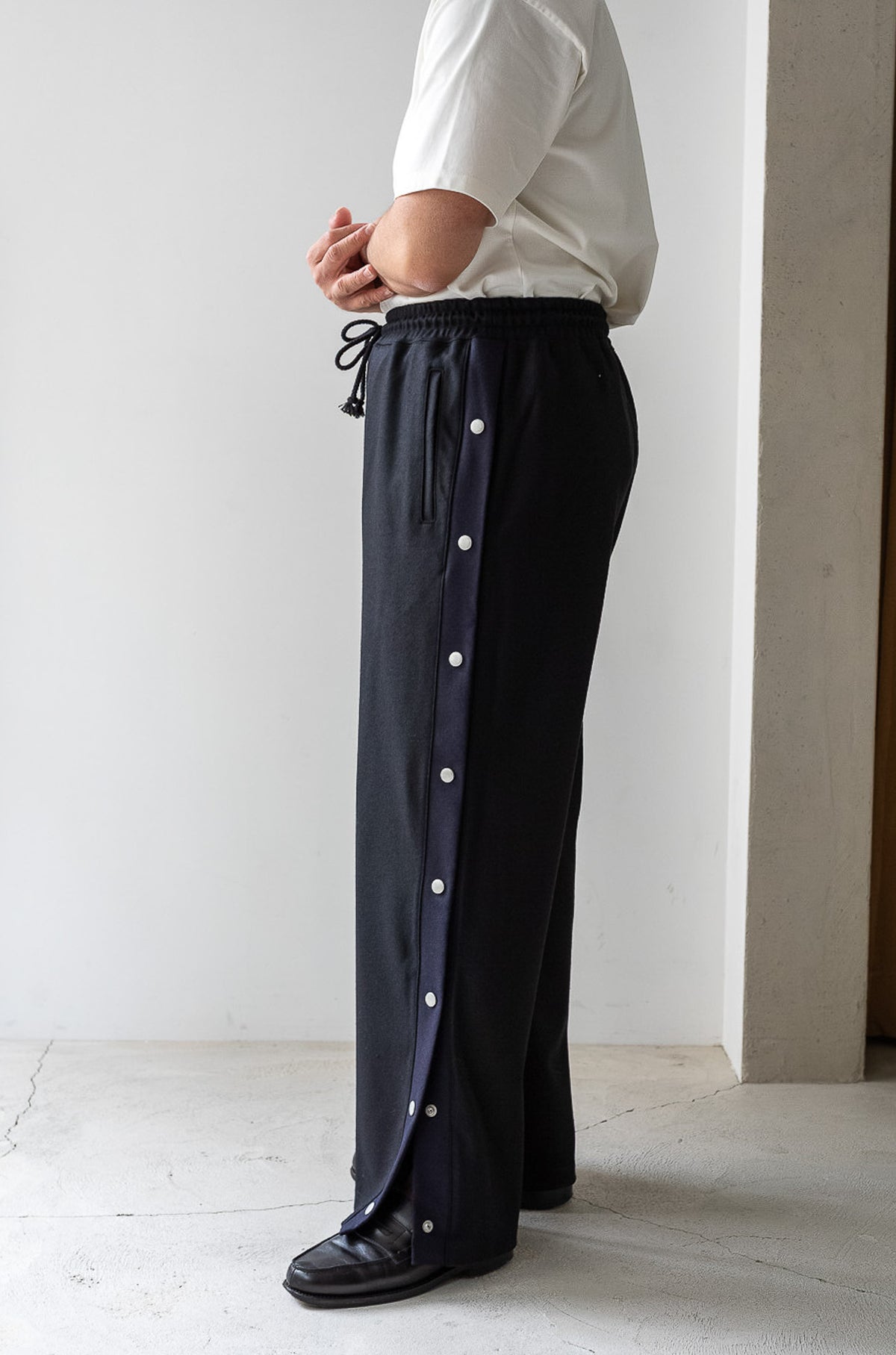 Teraway Wool Trousers 〈NOIR〉