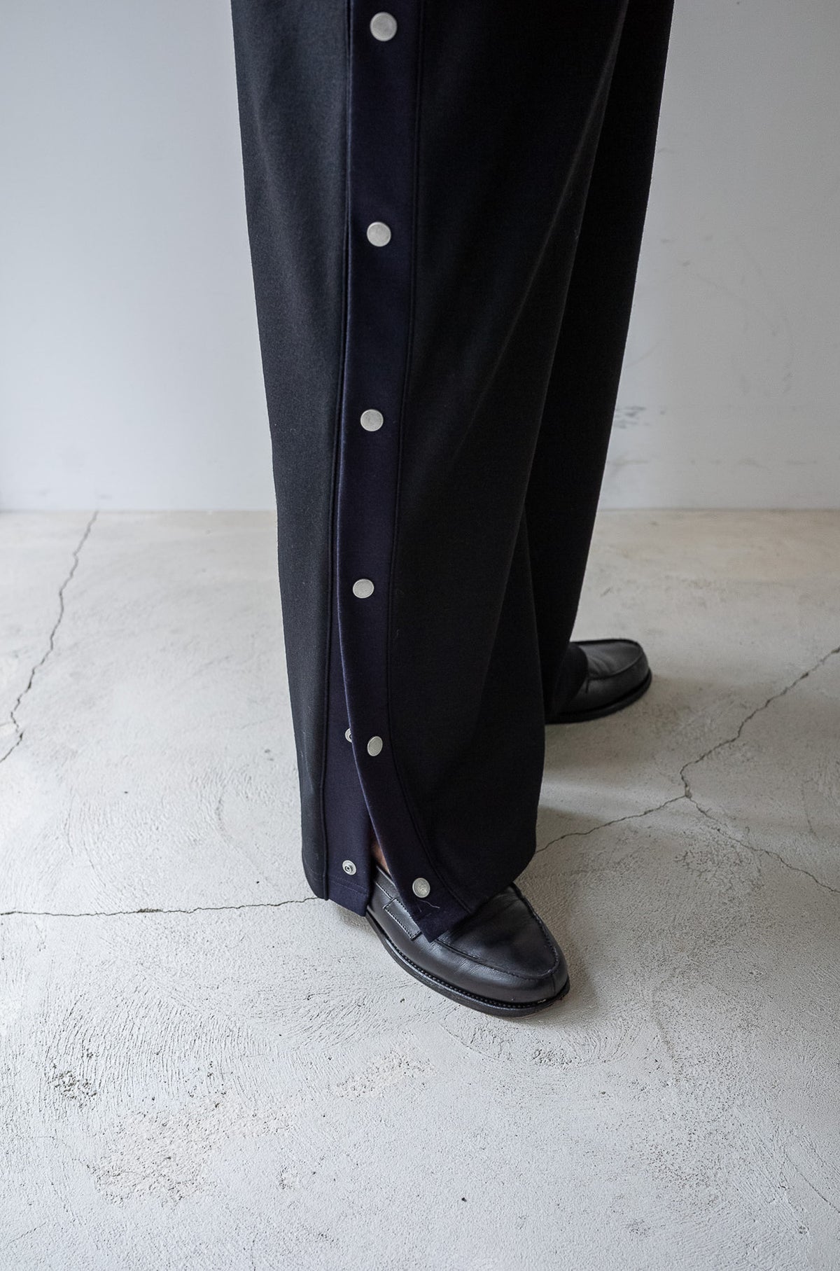 Teraway Wool Trousers 〈NOIR〉