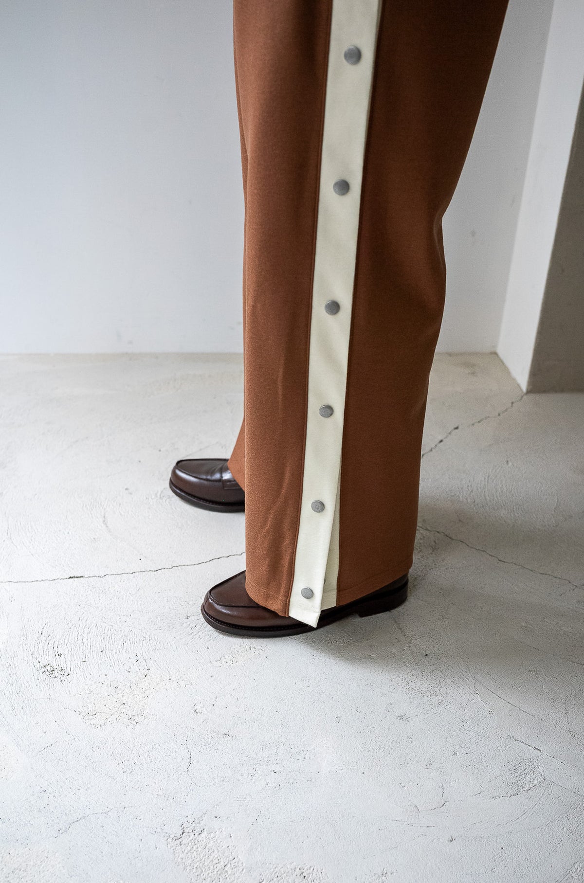 Teraway Wool Trousers 〈FAUVE〉