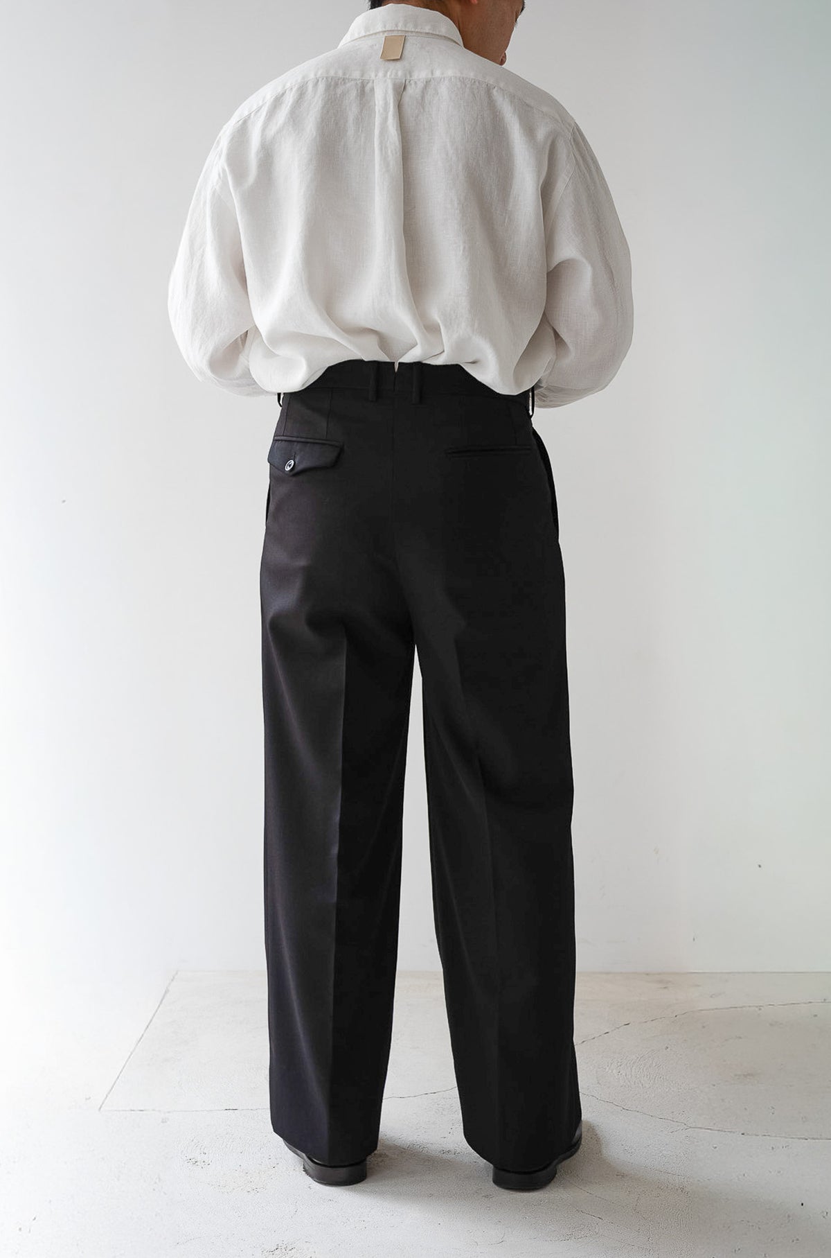 Proper Tailored Trousers 〈NOIR〉