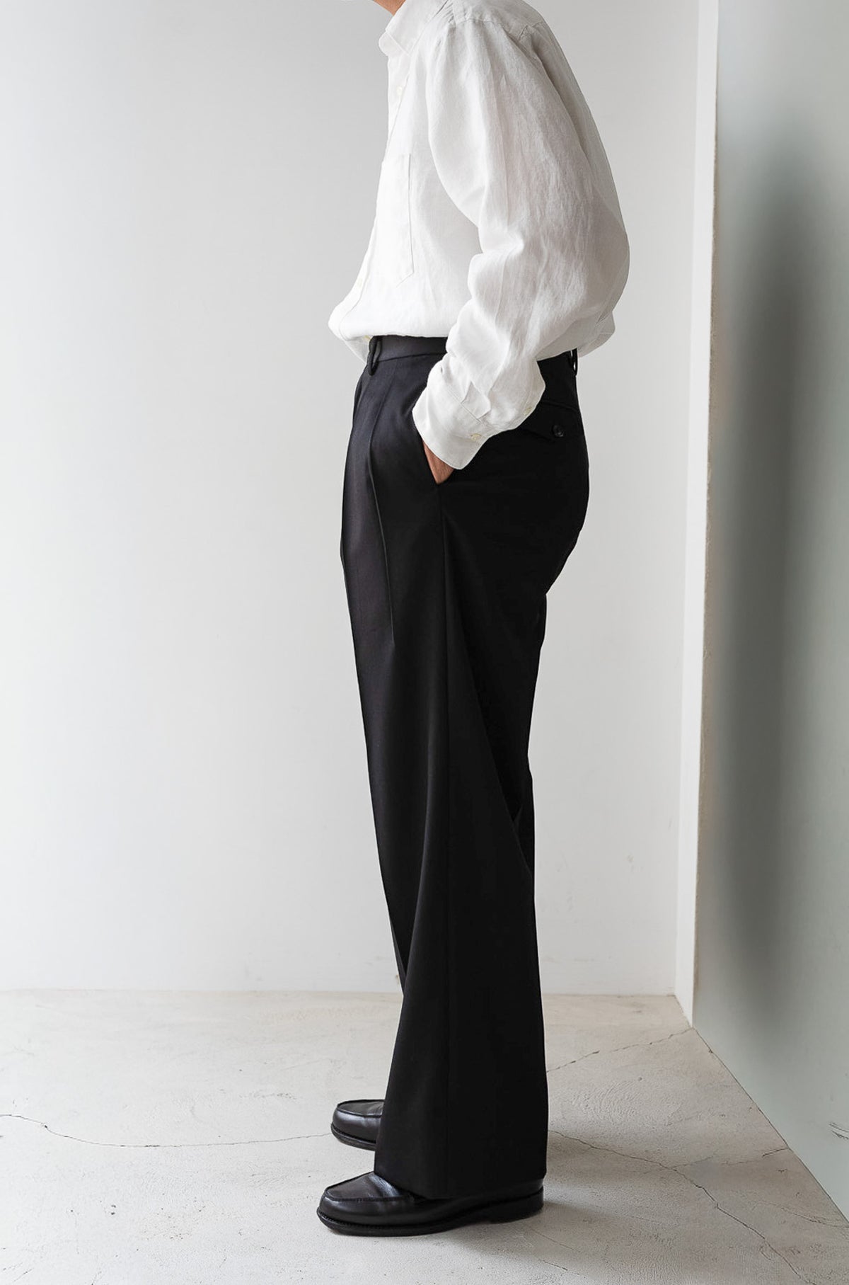 Proper Tailored Trousers 〈NOIR〉