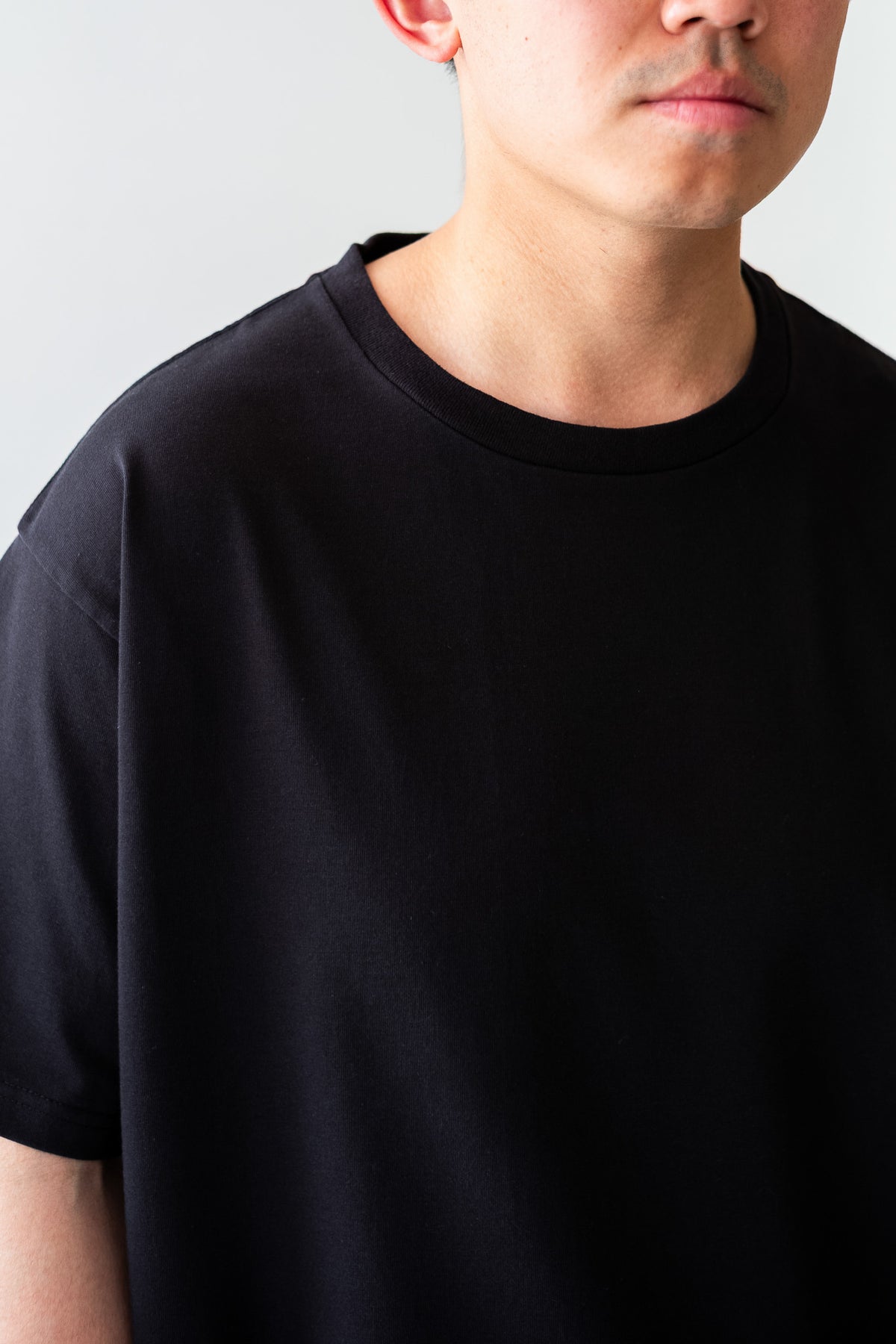 Essential Heavy S/S Tee 〈BLACK〉
