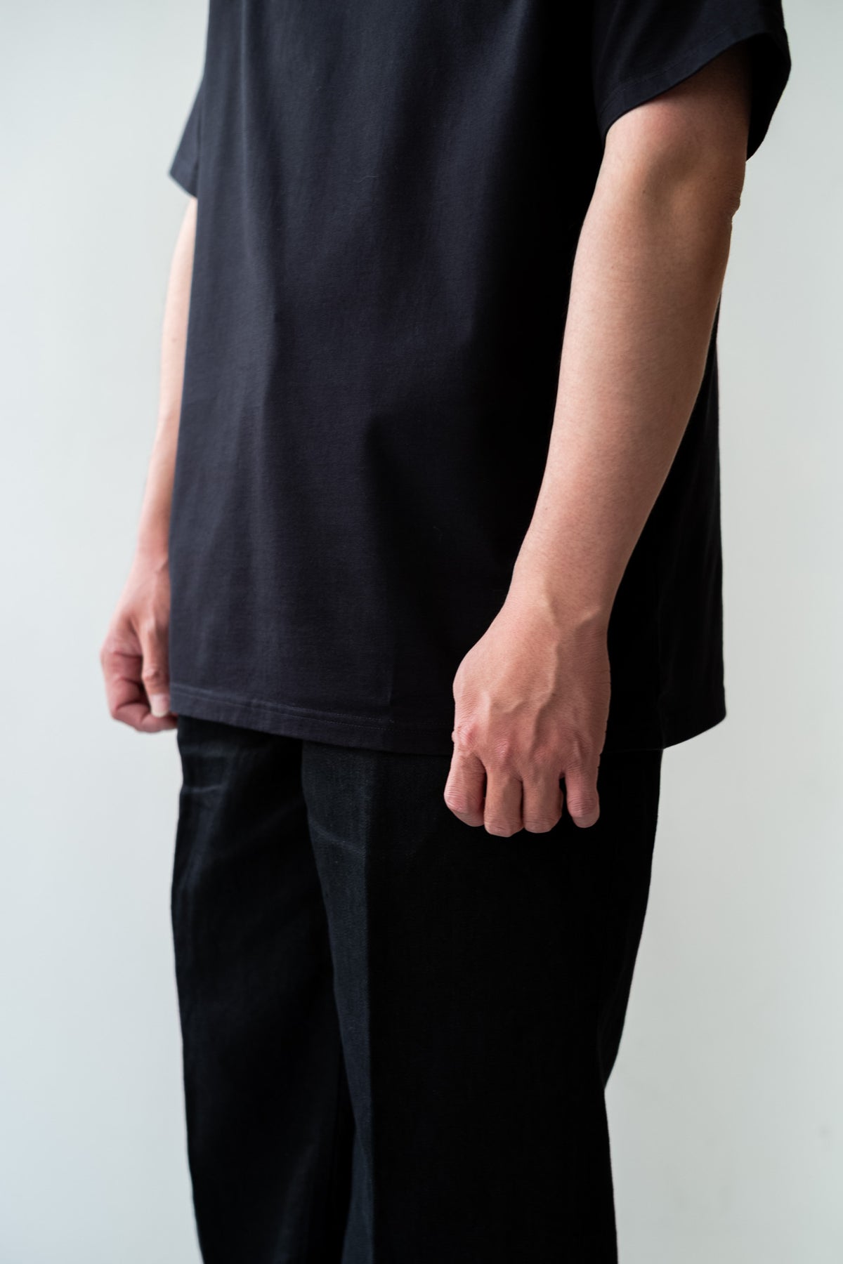 Essential Heavy S/S Tee 〈BLACK〉