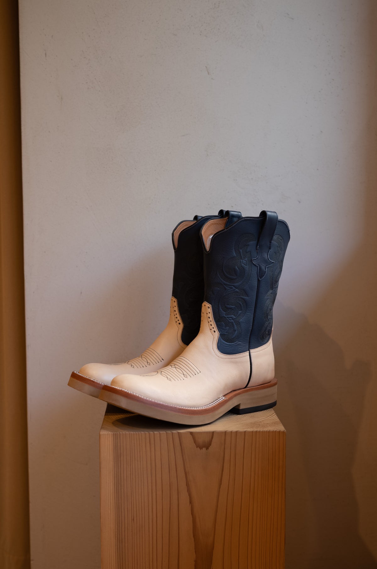 Naughty Rose Kansas 〈NATURAL × NAVY〉
