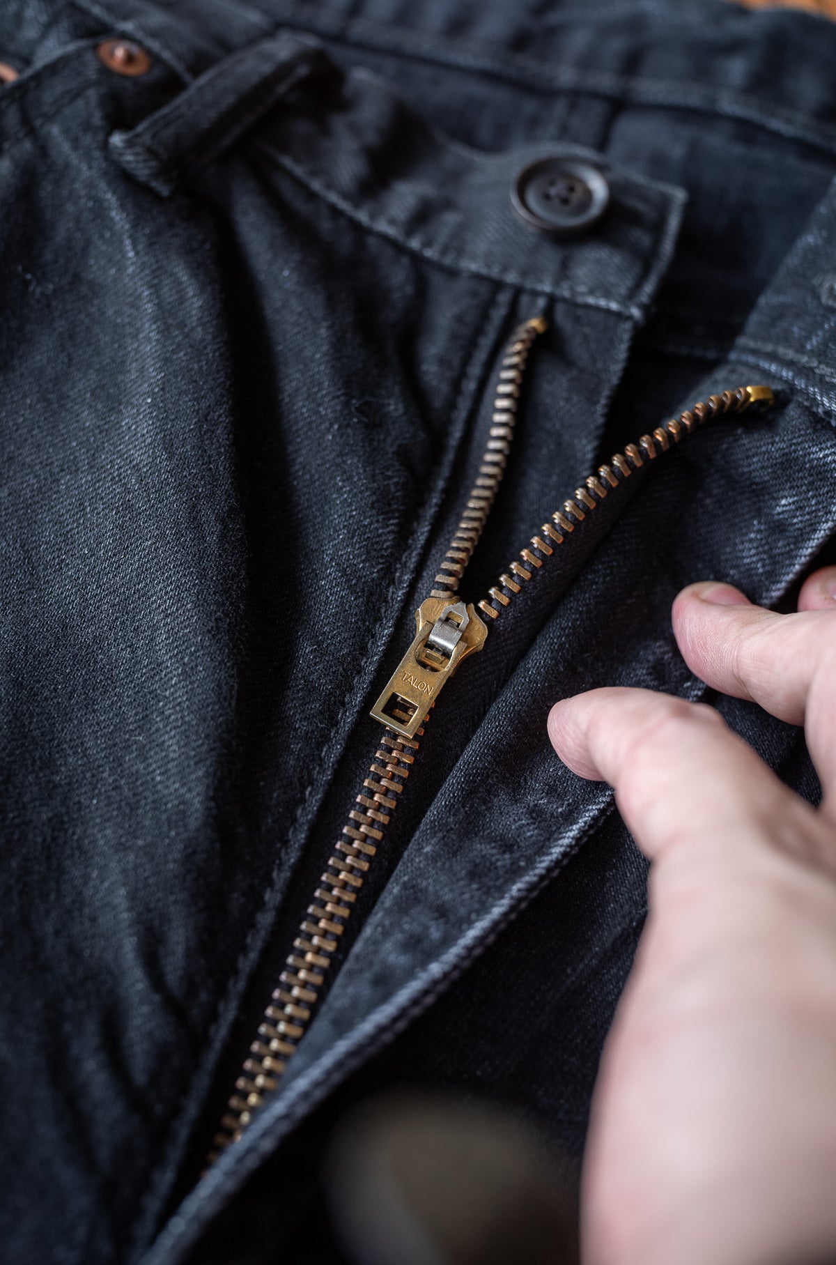Denim Flare Trousers 〈WAXED BLACK〉