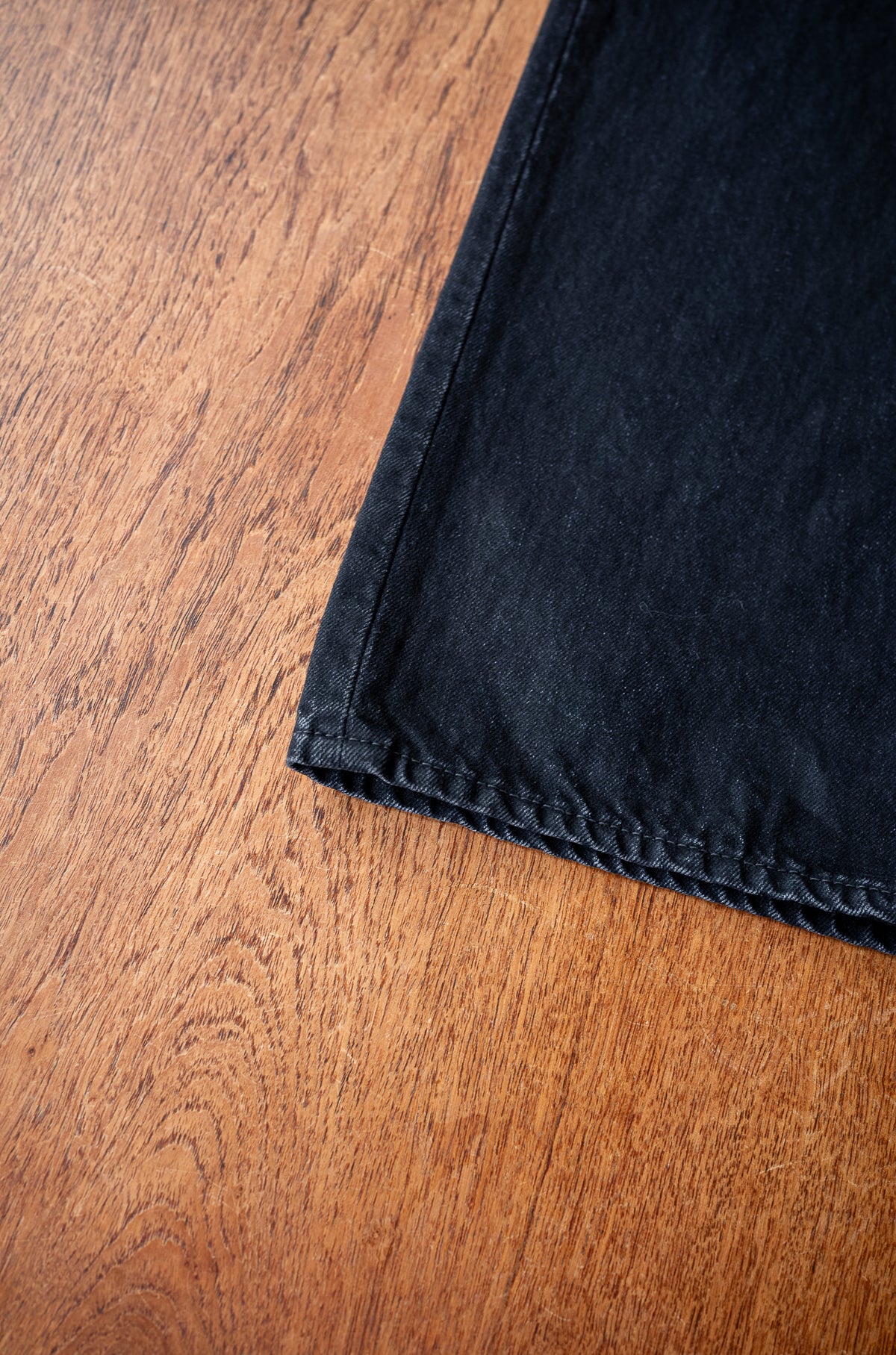 Denim Flare Trousers 〈WAXED BLACK〉