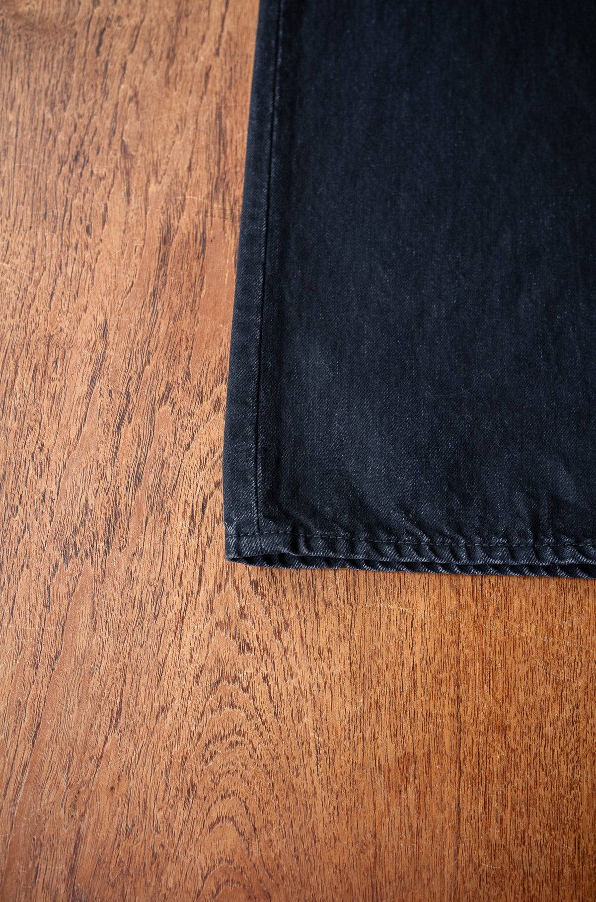 Denim Flare Trousers 〈WAXED BLACK〉
