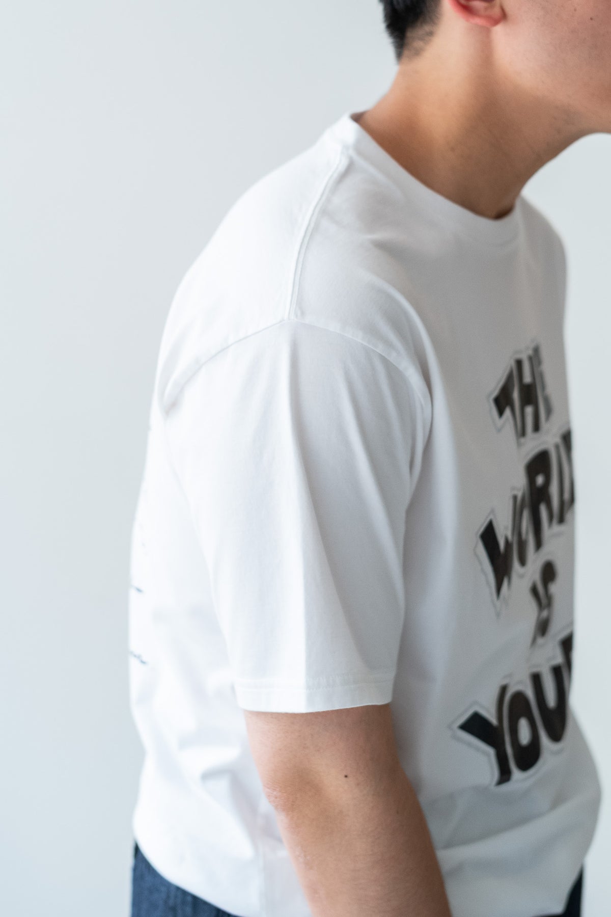 WORLD IS YOURS Tee - Cartoon Letter 〈WHITE〉