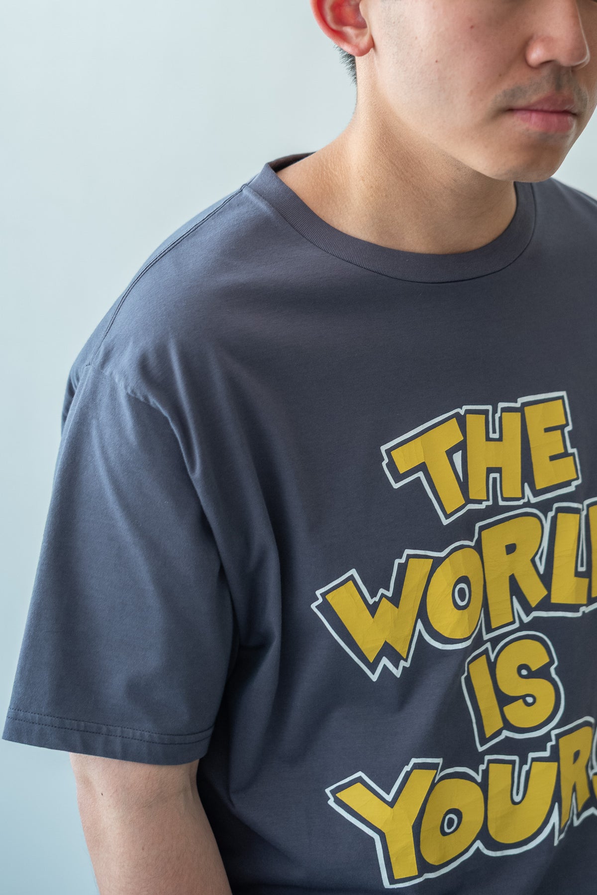 WORLD IS YOURS Tee - Cartoon Letter 〈GRAY〉